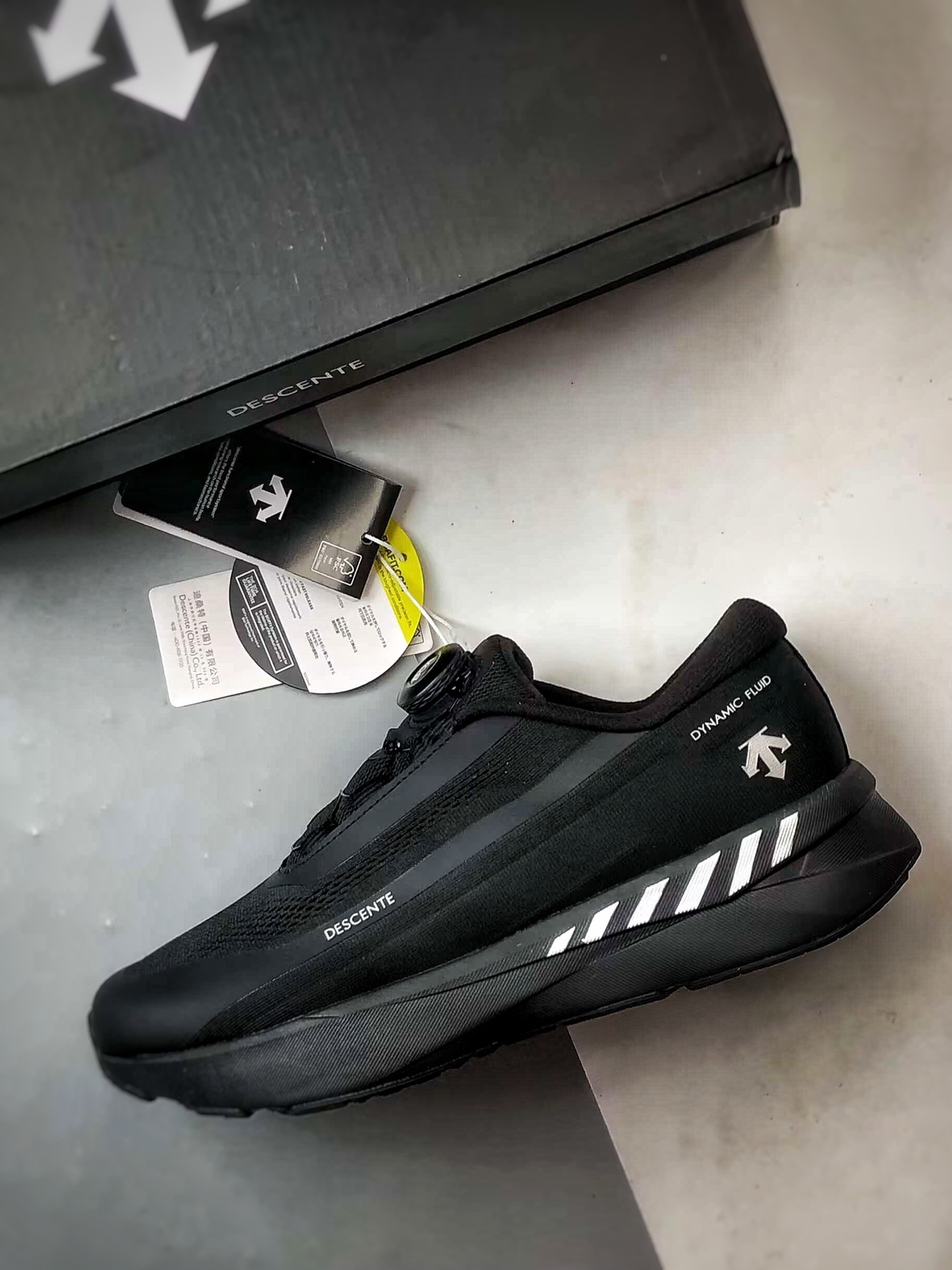 Descente Running DFluid 2.0 黑色 流体轻量低帮运动跑步鞋-莆田鞋,莆田鞋货源,高仿鞋,高仿鞋货源,安福档口,莆田高仿鞋,莆田鞋批发,高仿鞋批发,莆田高仿运动鞋,高仿运动鞋,莆田运动鞋 Descente Running DFluid 2.0 黑色 流体轻量低帮运动跑步鞋