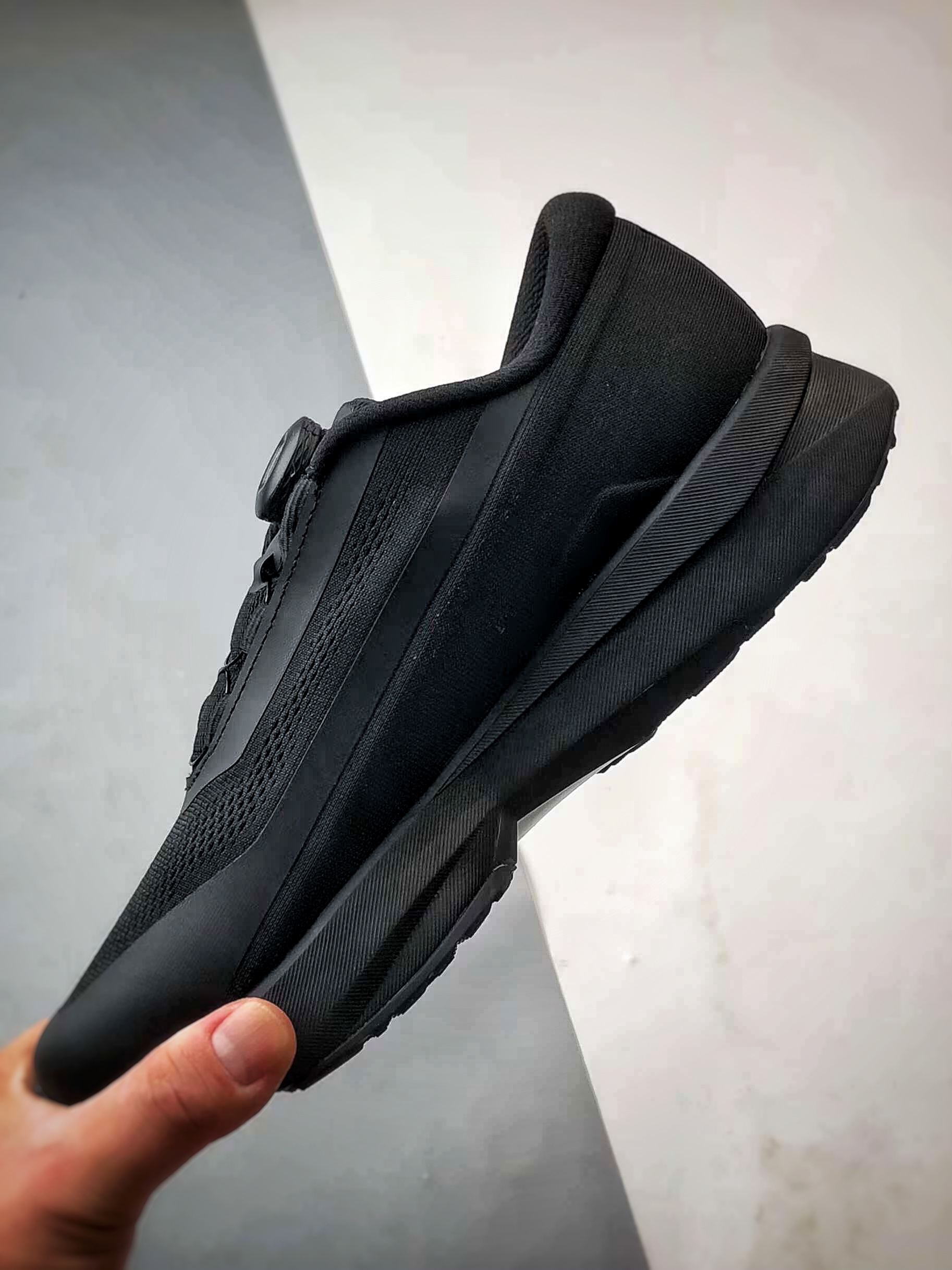 Descente Running DFluid 2.0 黑色 流体轻量低帮运动跑步鞋-莆田鞋,莆田鞋货源,高仿鞋,高仿鞋货源,安福档口,莆田高仿鞋,莆田鞋批发,高仿鞋批发,莆田高仿运动鞋,高仿运动鞋,莆田运动鞋 Descente Running DFluid 2.0 黑色 流体轻量低帮运动跑步鞋