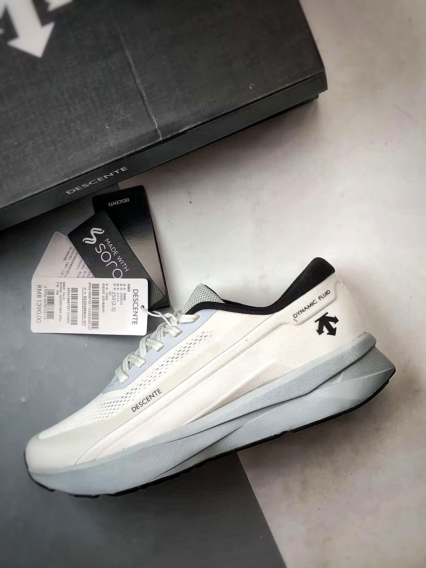 💰P270
Descente Running DFluid 2.0 灰白
流体轻量低帮运动跑步鞋 纯原大厂出品
原档案原鞋楦数据开发,流体力学设计,仿生学切割线条。D-FLUID缓震科技中底,稳定高弹。3D立体工程透气网纱鞋面,舒适不闷脚。BOA精密旋钮系带系统,一键调节松紧,兼顾包裹性与便携度。
Size:36 36.5 37 38 38.5 39 40 40.5 41 42 42.5 43 44 44.5 45