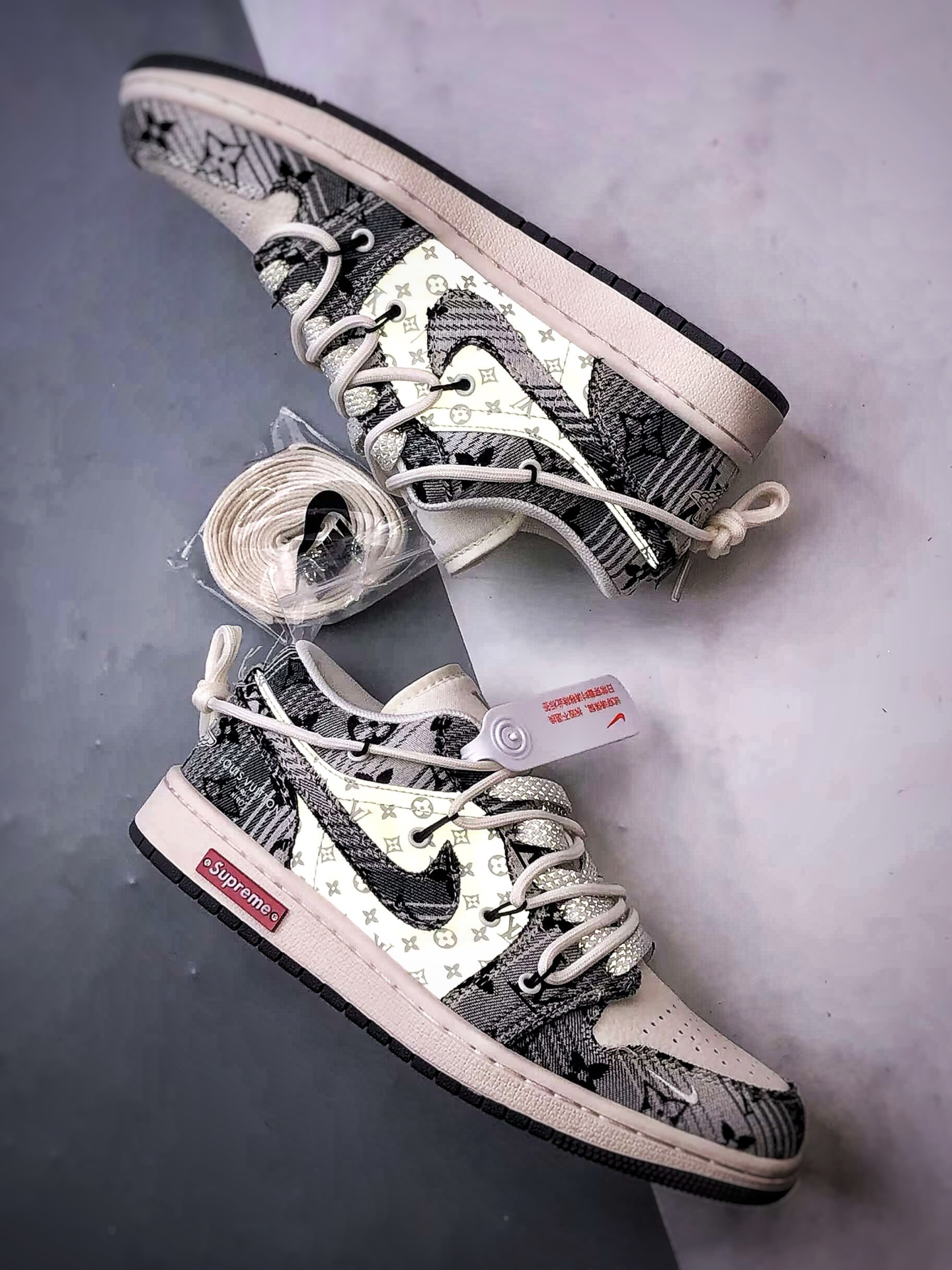 💰P290
Air Jordan 1 Low OG "高端定制"
LV白灰黑印花牛仔解构 大厂纯原工艺
原楦原纸板 原厂头层皮料 铸造最完美鞋型 一眼区别任何市售土肥圆版本 中底 背胶 皮料 清洁度 各方面细节堪称完美
货号:YX5066-372
Size:36 36.5 37.5 38 38.5 39 40 40.5 41 42 42.5 43 44 44.5 45