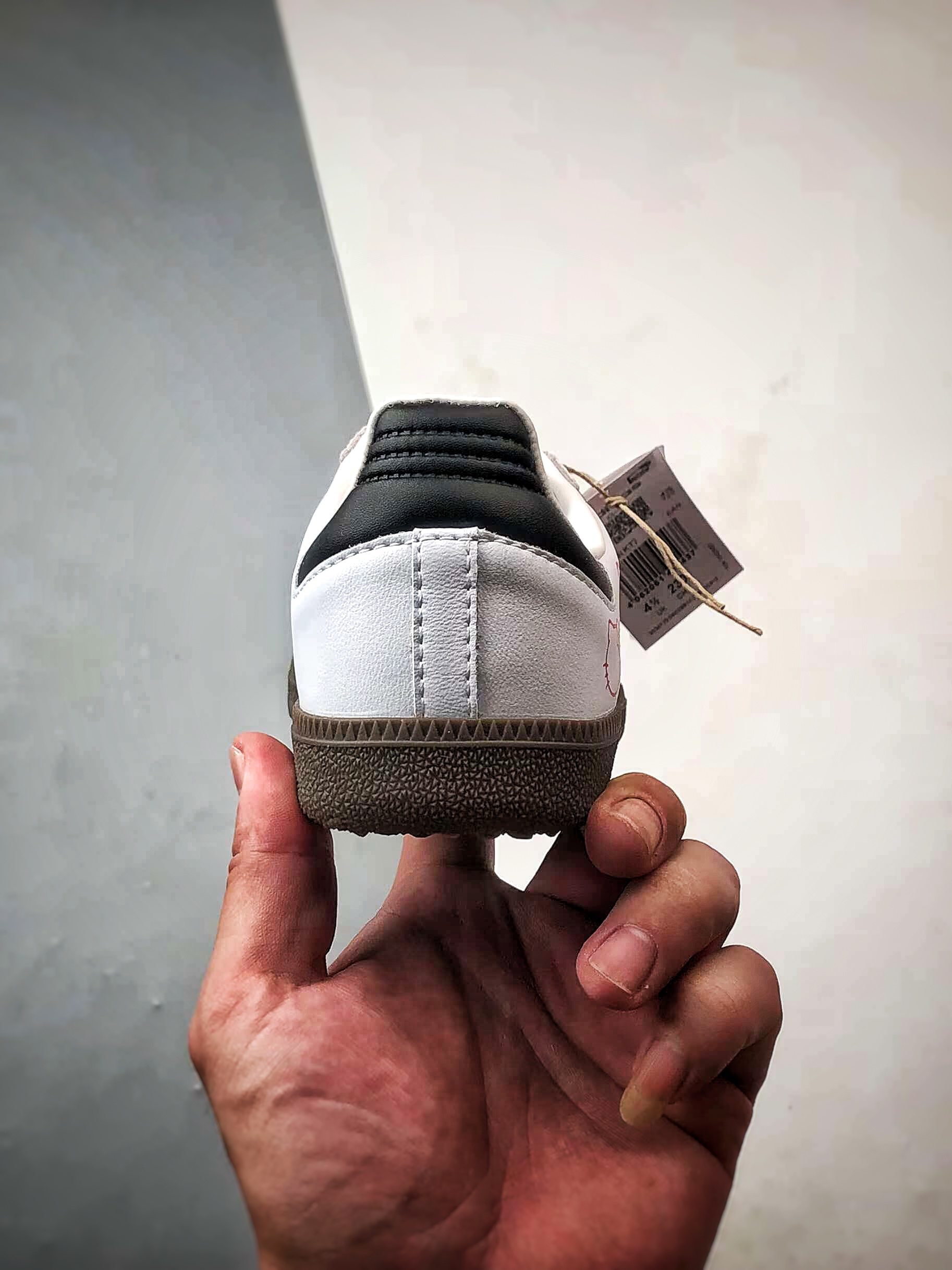 Hello Kitty x AD Originals Samba OG 白红 凯蒂猫联名桑巴训练鞋 B75806