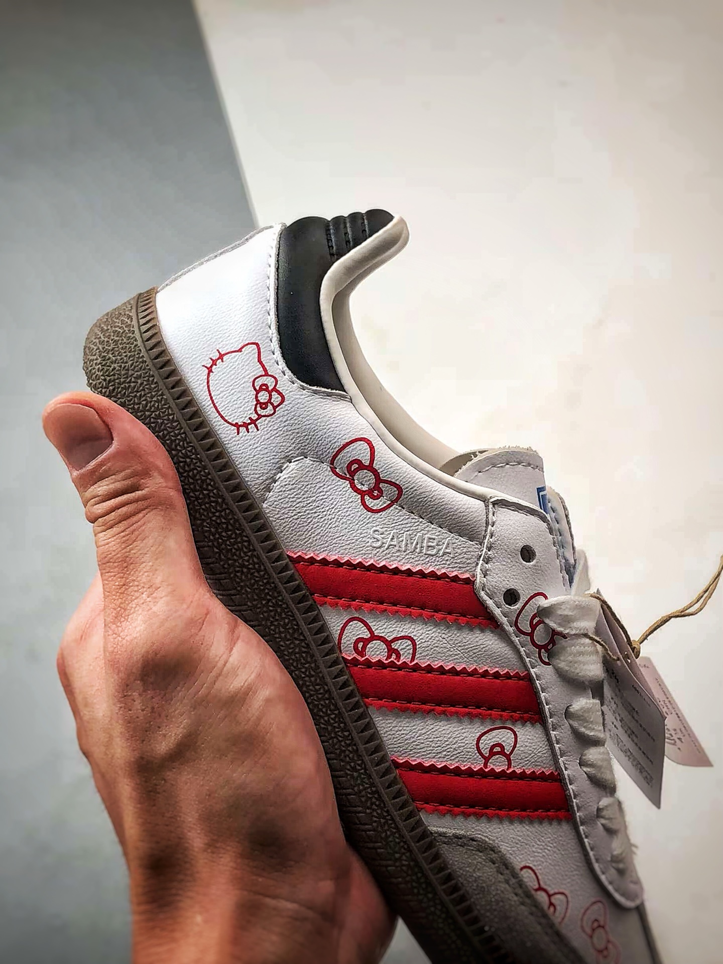 Hello Kitty x AD Originals Samba OG 白红 凯蒂猫联名桑巴训练鞋 B75806