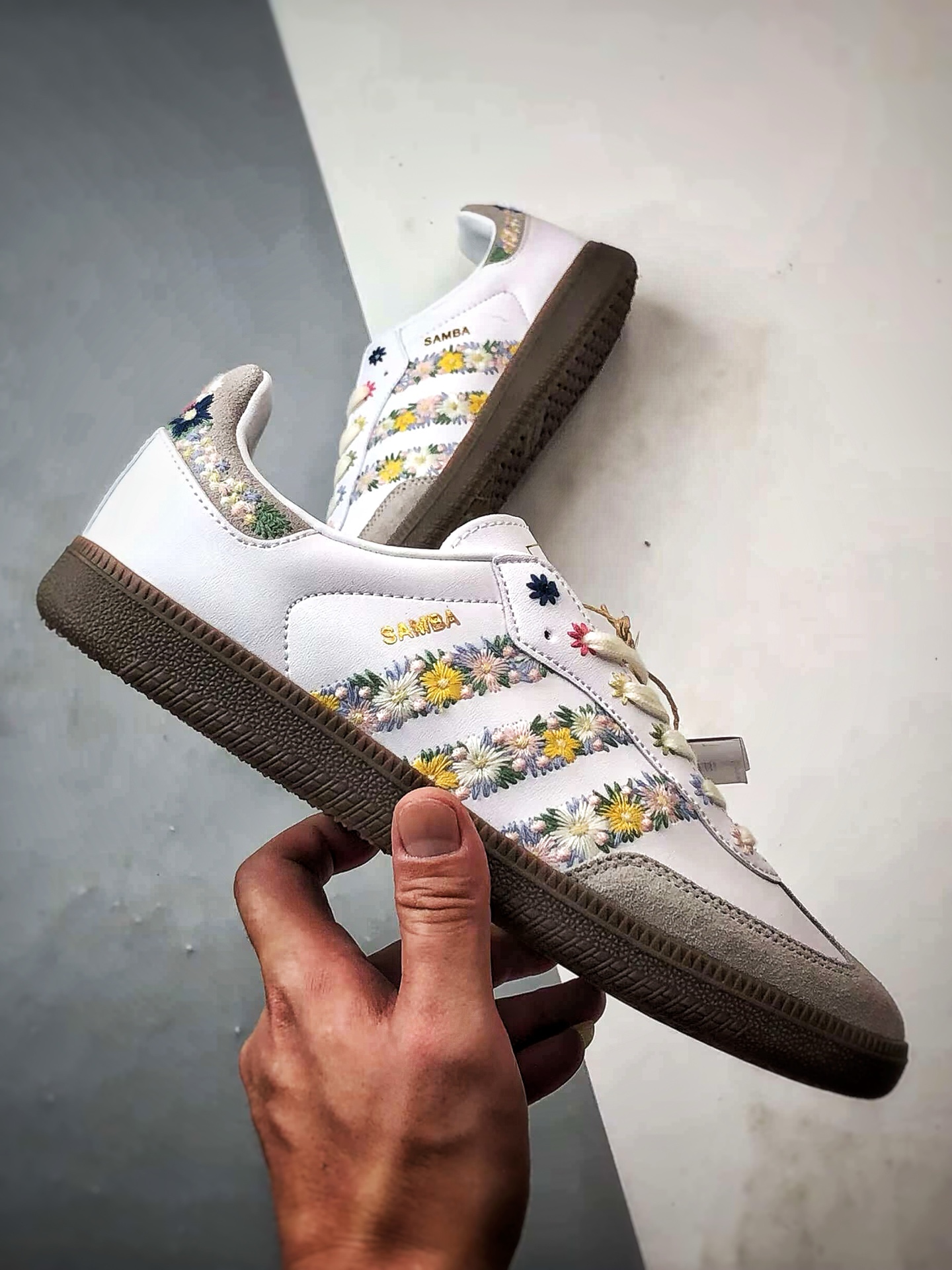 Juice x AD Originals Samba OG 白色花卉 联名桑巴训练鞋 HQ5155