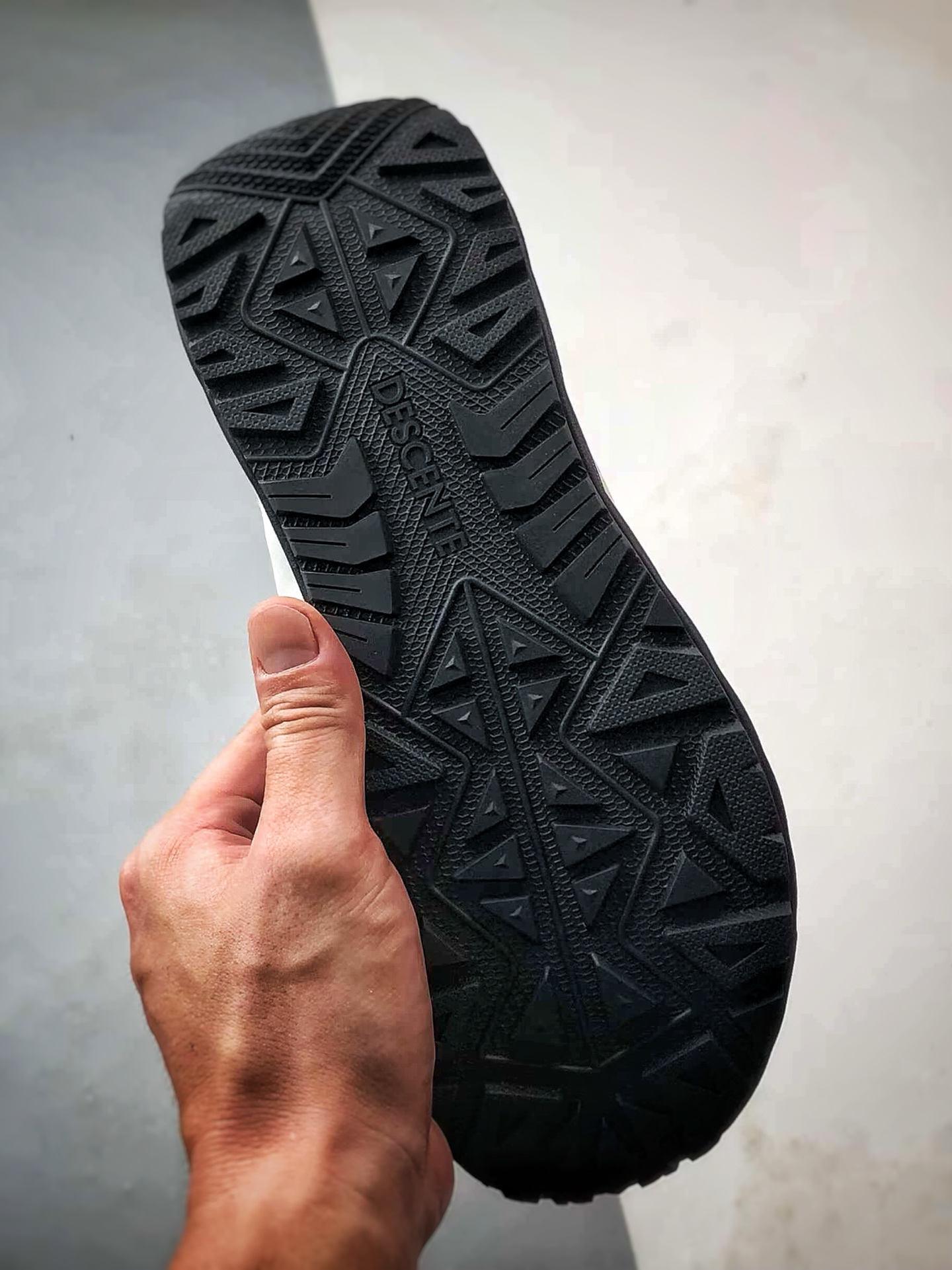 Descente Terrain D 白黑 舒适百搭低帮生活休闲鞋-莆田鞋,莆田鞋货源,高仿鞋,高仿鞋货源,安福档口,莆田高仿鞋,莆田鞋批发,高仿鞋批发,莆田高仿运动鞋,高仿运动鞋,莆田运动鞋 Descente Terrain D 白黑 舒适百搭低帮生活休闲鞋