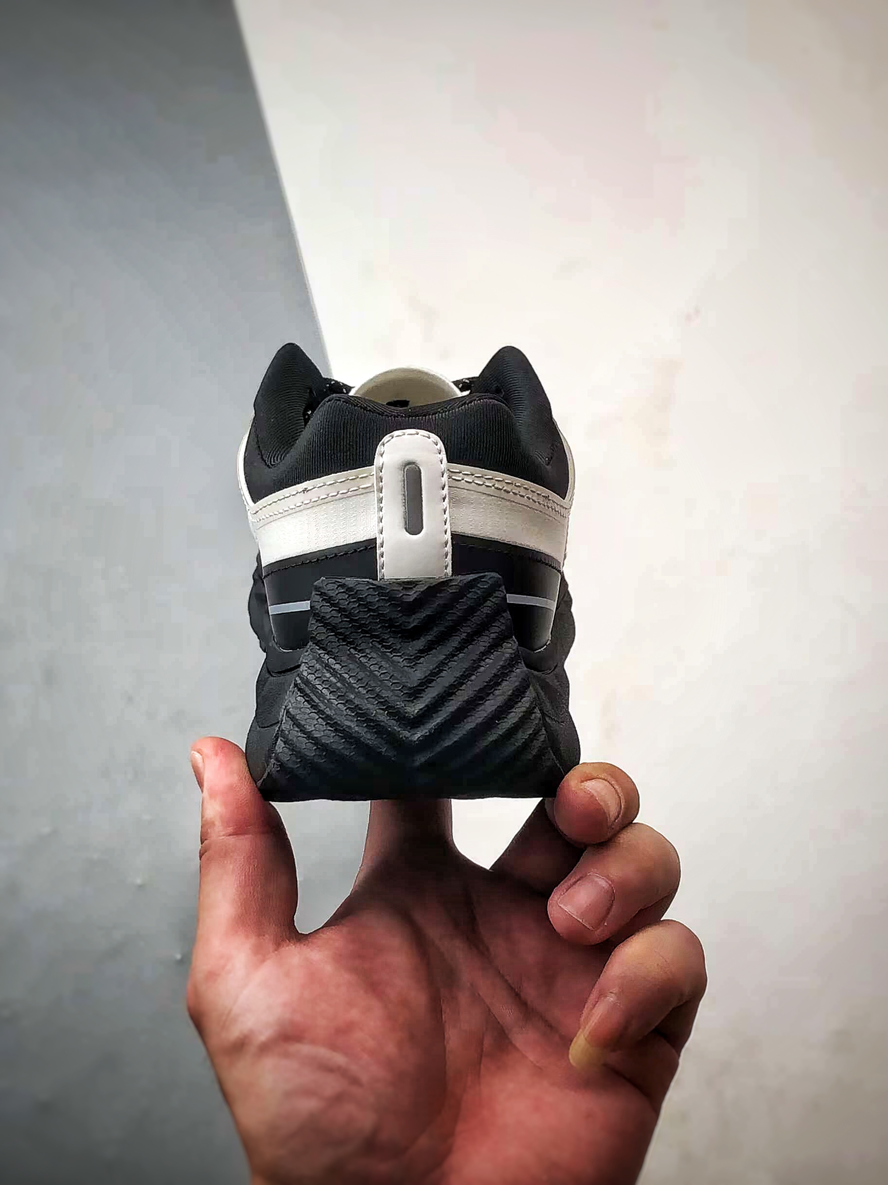 Descente Terrain D 白黑 舒适百搭低帮生活休闲鞋-莆田鞋,莆田鞋货源,高仿鞋,高仿鞋货源,安福档口,莆田高仿鞋,莆田鞋批发,高仿鞋批发,莆田高仿运动鞋,高仿运动鞋,莆田运动鞋 Descente Terrain D 白黑 舒适百搭低帮生活休闲鞋