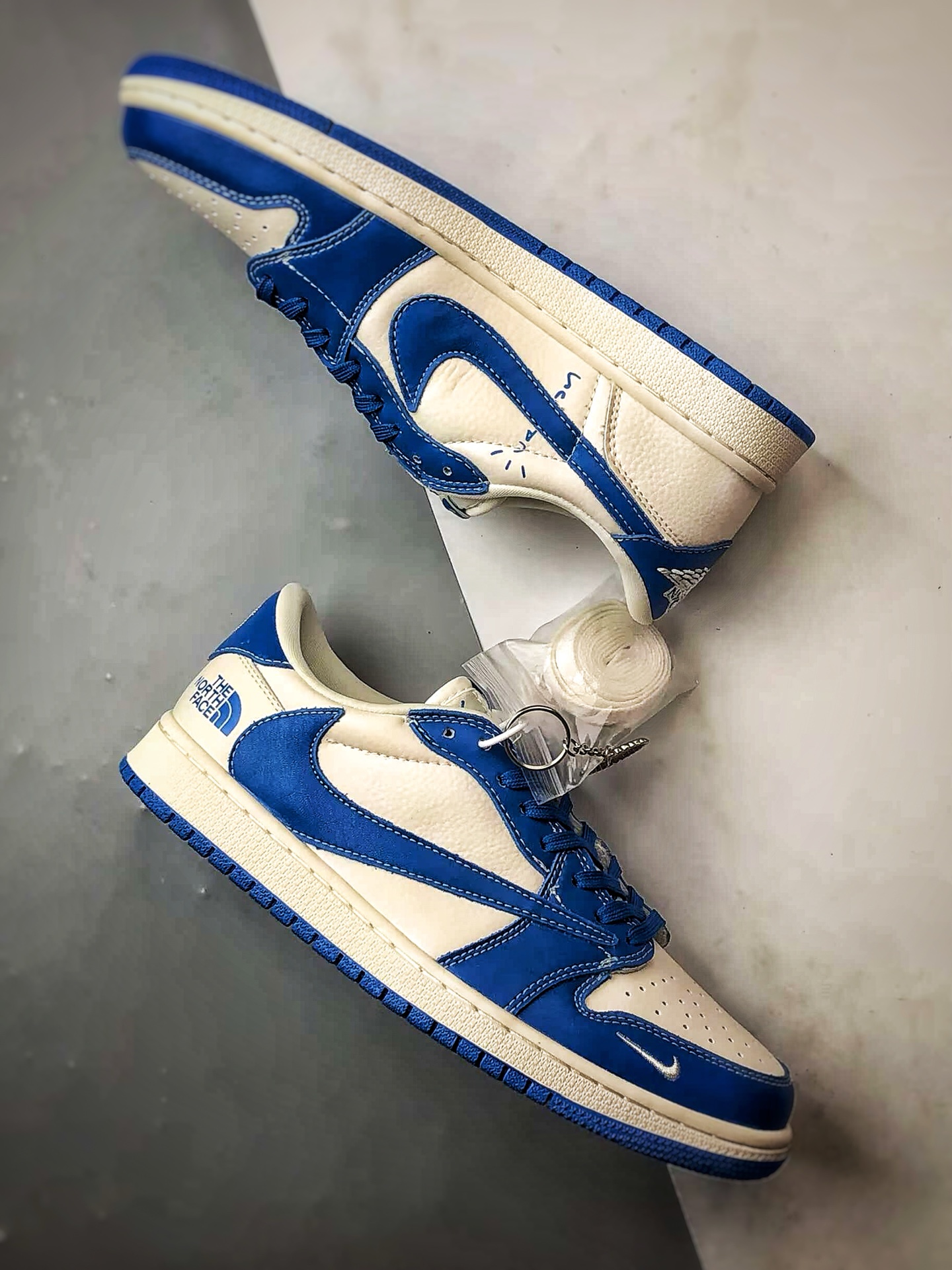 Air Jordan 1 Low OG ”高端定制” 北面米白蓝倒钩 LD2025-033