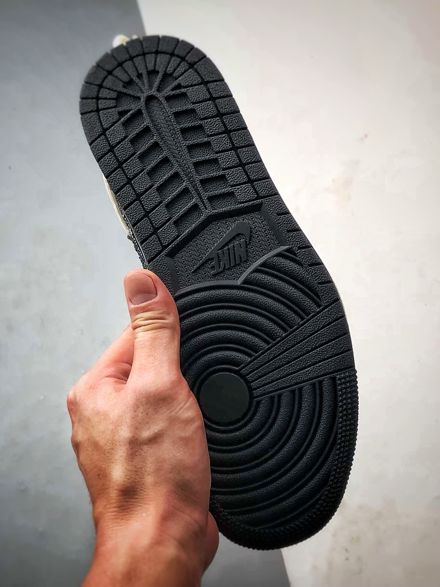 Air Jordan 1 Low OG ”高端定制” 李维斯白黑牛仔倒钩解构 HT5088-600