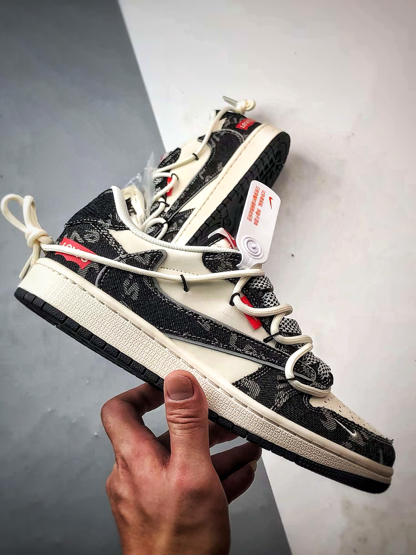 Air Jordan 1 Low OG ”高端定制” 李维斯白黑牛仔倒钩解构 HT5088-600