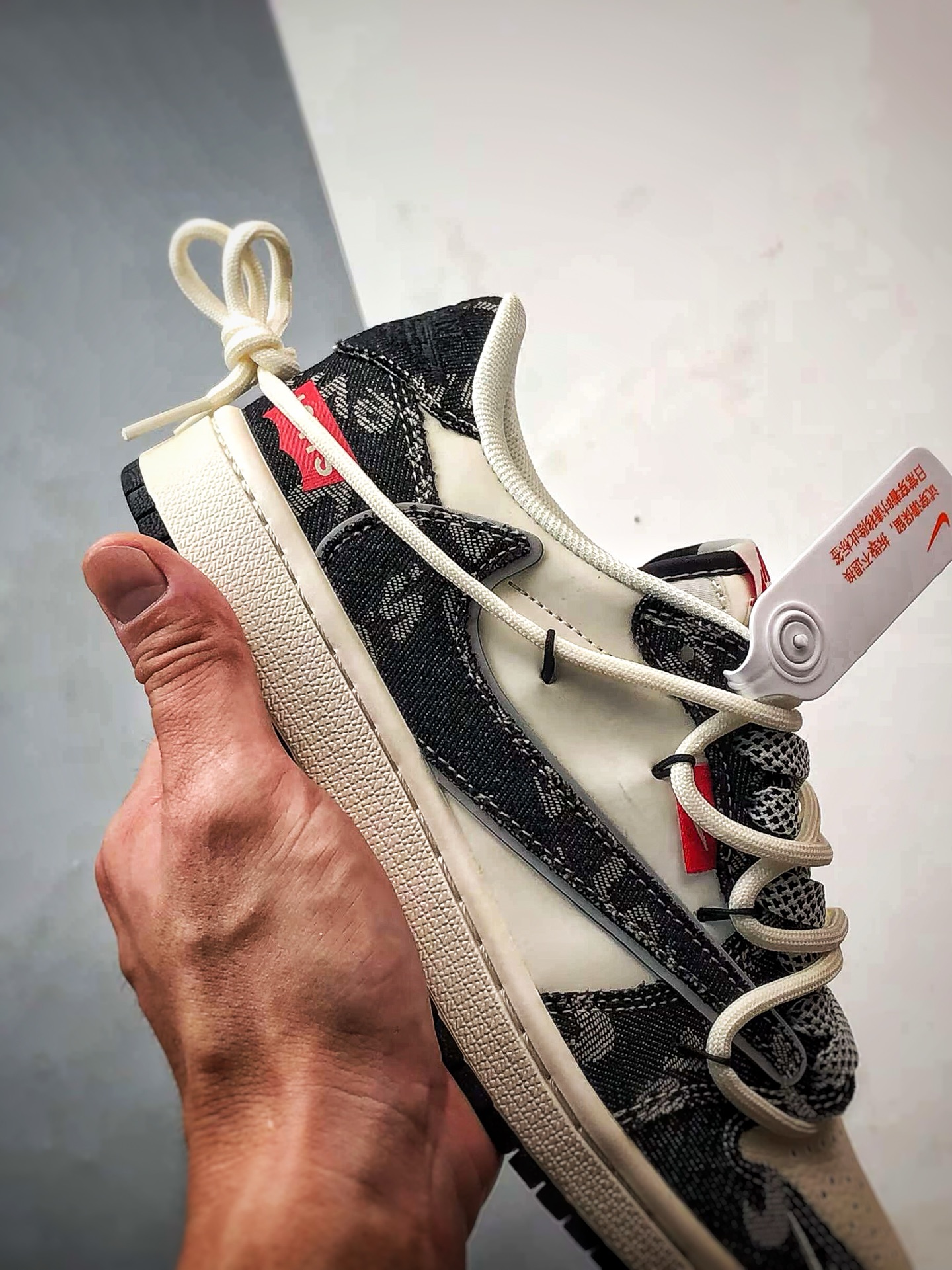 Air Jordan 1 Low OG ”高端定制” 李维斯白黑牛仔倒钩解构 HT5088-600
