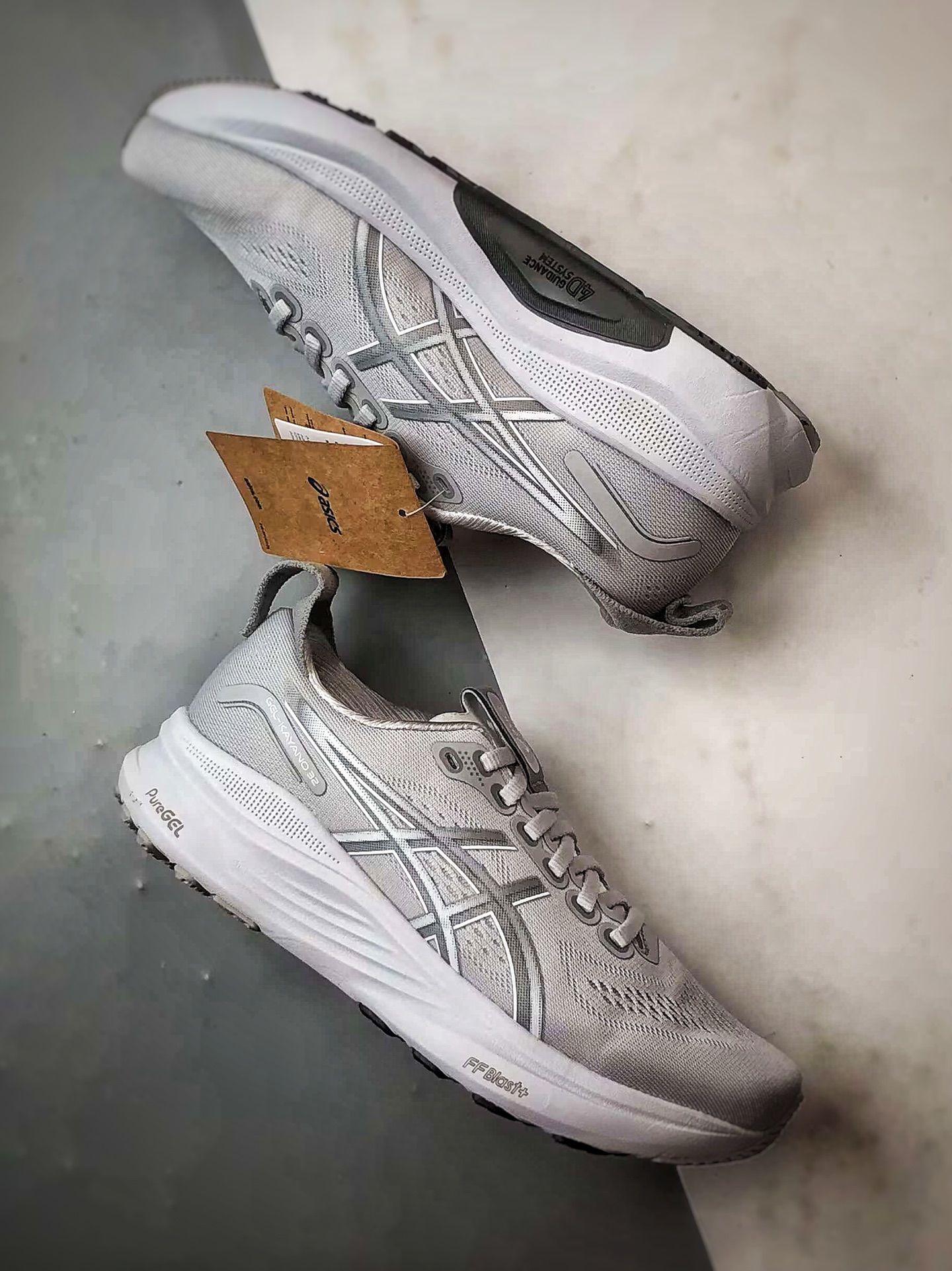 Asics Gel-Kayano 32 灰色 卡亚诺32代有氧轻量运动慢跑鞋 1012B838-020 尺码：36 37 37.5 38 39.5 40 40.5 41.5 42 42.5 43.5 44 45