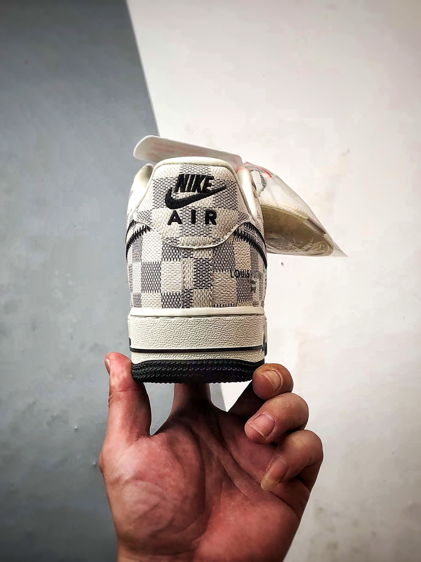 LV x Air Force 1 Low 米黑棋盘格 SC0601-562-莆田鞋,莆田鞋货源,高仿鞋,高仿鞋货源,安福档口,莆田高仿鞋,莆田鞋批发,高仿鞋批发,莆田高仿运动鞋,高仿运动鞋,莆田运动鞋 LV x Air Force 1 Low 米黑棋盘格 SC0601-562