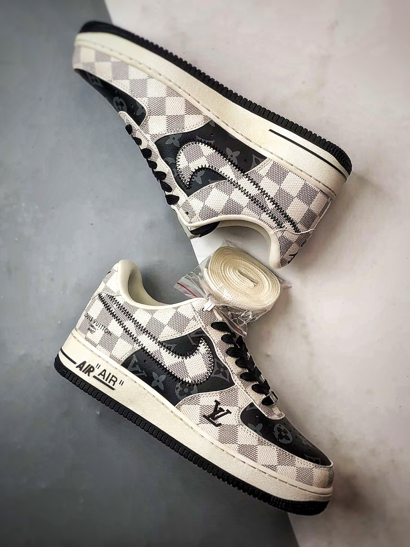 LV x Air Force 1 Low 米黑棋盘格 SC0601-562-莆田鞋,莆田鞋货源,高仿鞋,高仿鞋货源,安福档口,莆田高仿鞋,莆田鞋批发,高仿鞋批发,莆田高仿运动鞋,高仿运动鞋,莆田运动鞋 LV x Air Force 1 Low 米黑棋盘格 SC0601-562