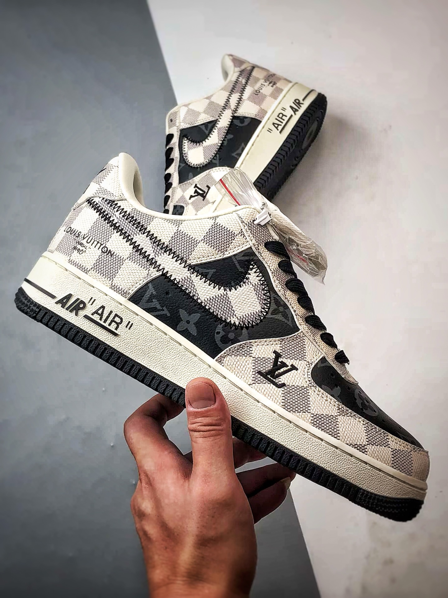 LV x Air Force 1 Low 米黑棋盘格 SC0601-562-莆田鞋,莆田鞋货源,高仿鞋,高仿鞋货源,安福档口,莆田高仿鞋,莆田鞋批发,高仿鞋批发,莆田高仿运动鞋,高仿运动鞋,莆田运动鞋 LV x Air Force 1 Low 米黑棋盘格 SC0601-562