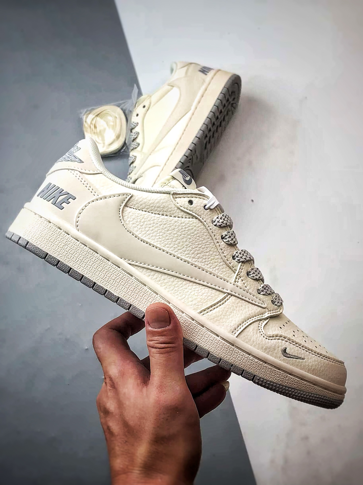 NK Dunk Low Retro ”DIY高端定制” NK米白灰倒钩 低帮休闲运动板鞋 JP1648-255-莆田鞋,莆田鞋货源,高仿鞋,高仿鞋货源,安福档口,莆田高仿鞋,莆田鞋批发,高仿鞋批发,莆田高仿运动鞋,高仿运动鞋,莆田运动鞋 NK Dunk Low Retro ”DIY高端定制” NK米白灰倒钩 低帮休闲运动板鞋 JP1648-255