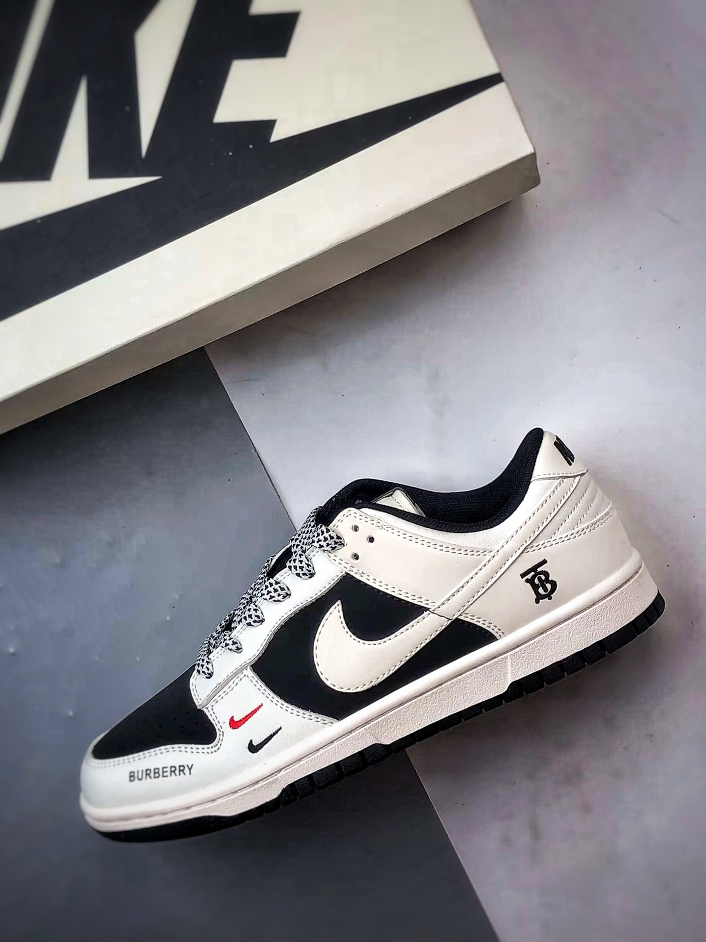 NK Dunk Low Retro ”DIY高端定制” 巴宝莉米白黑 低帮休闲运动板鞋 CS1688-117