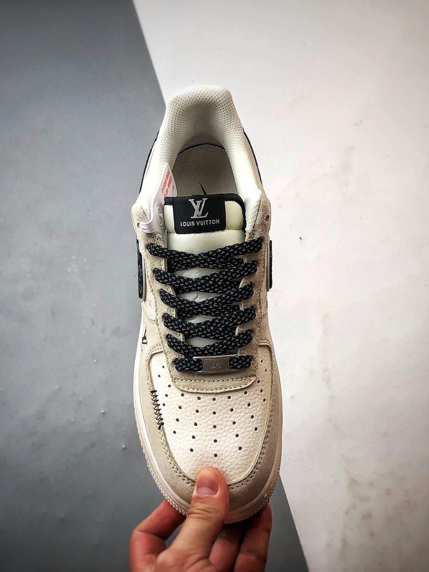 LV x Air Force 1 Low 灰黑牛仔钩 MZ9588-801-莆田鞋,莆田鞋货源,高仿鞋,高仿鞋货源,安福档口,莆田高仿鞋,莆田鞋批发,高仿鞋批发,莆田高仿运动鞋,高仿运动鞋,莆田运动鞋 LV x Air Force 1 Low 灰黑牛仔钩 MZ9588-801