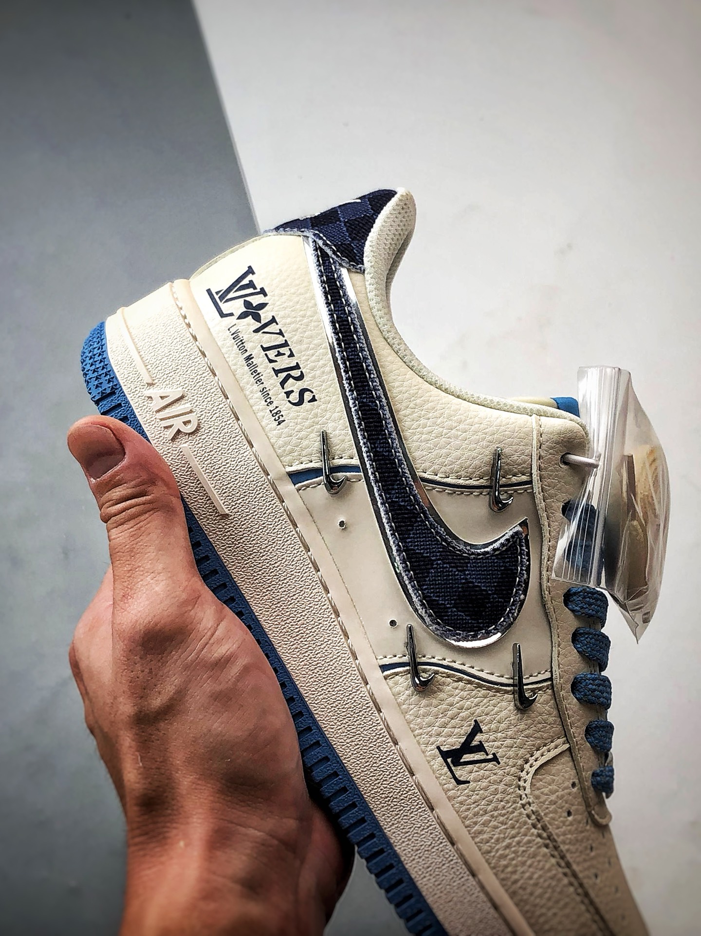LV x Air Force 1 Low 白蓝四小钩 XS2869-003-莆田鞋,莆田鞋货源,高仿鞋,高仿鞋货源,安福档口,莆田高仿鞋,莆田鞋批发,高仿鞋批发,莆田高仿运动鞋,高仿运动鞋,莆田运动鞋 LV x Air Force 1 Low 白蓝四小钩 XS2869-003
