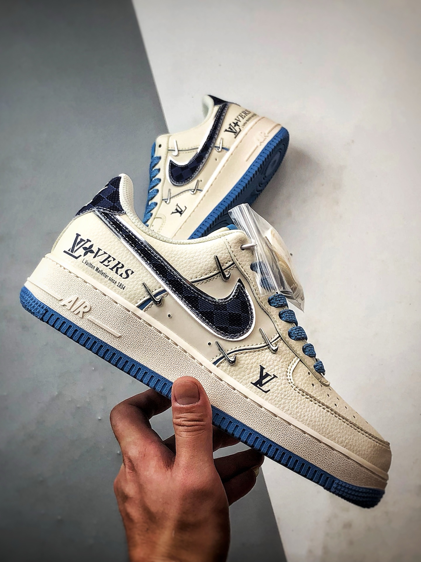 LV x Air Force 1 Low 白蓝四小钩 XS2869-003-莆田鞋,莆田鞋货源,高仿鞋,高仿鞋货源,安福档口,莆田高仿鞋,莆田鞋批发,高仿鞋批发,莆田高仿运动鞋,高仿运动鞋,莆田运动鞋 LV x Air Force 1 Low 白蓝四小钩 XS2869-003