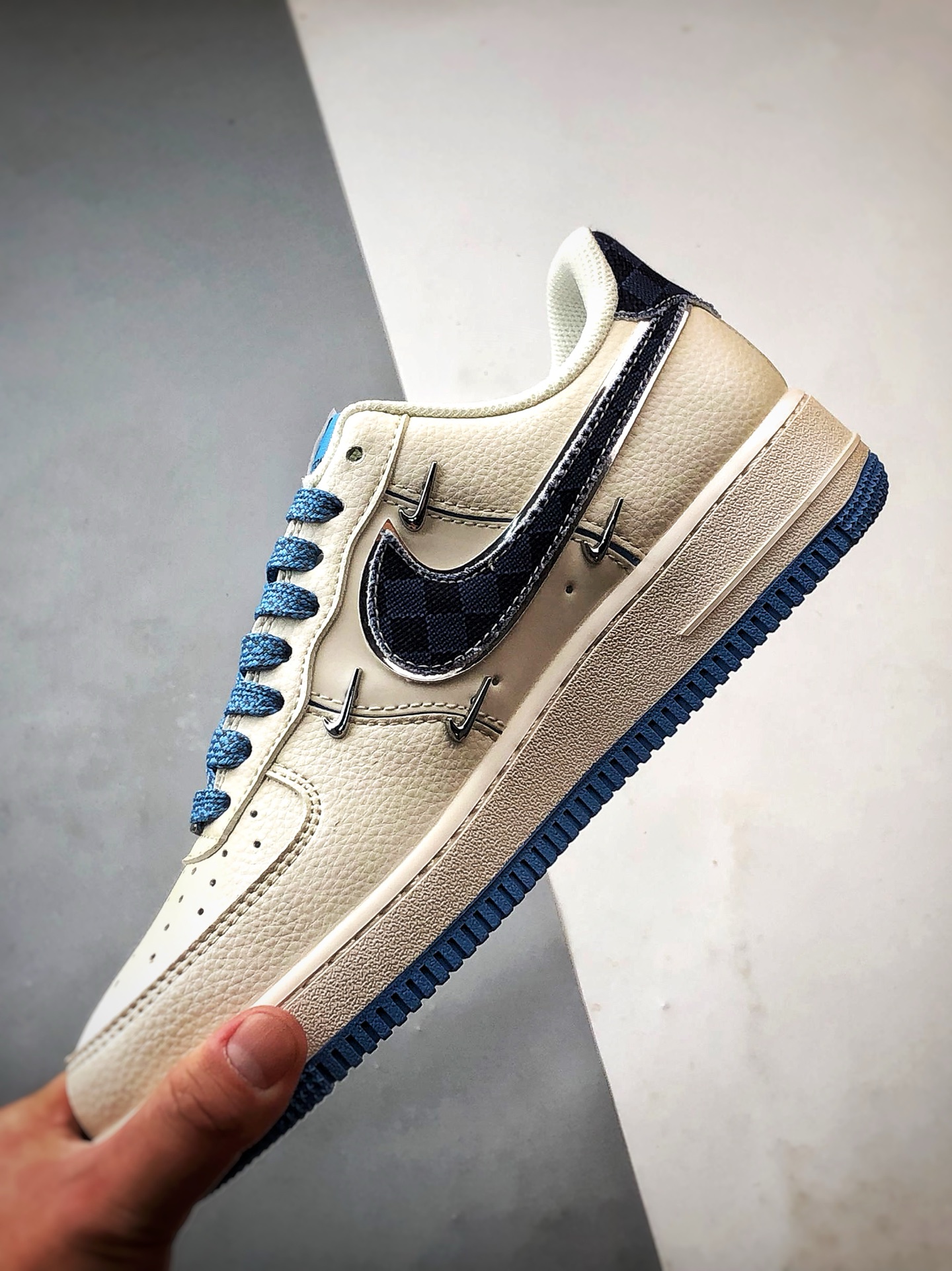 LV x Air Force 1 Low 白蓝四小钩 XS2869-003-莆田鞋,莆田鞋货源,高仿鞋,高仿鞋货源,安福档口,莆田高仿鞋,莆田鞋批发,高仿鞋批发,莆田高仿运动鞋,高仿运动鞋,莆田运动鞋 LV x Air Force 1 Low 白蓝四小钩 XS2869-003