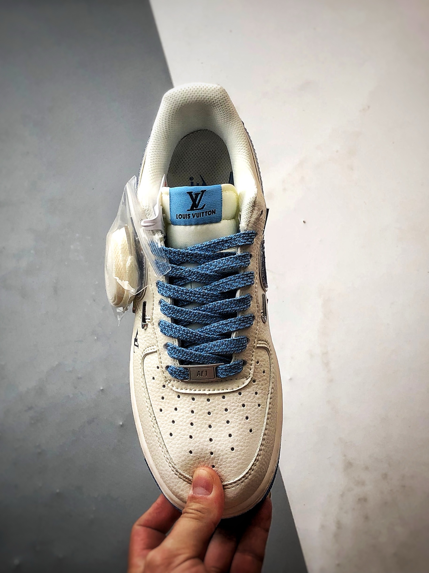 LV x Air Force 1 Low 白蓝四小钩 XS2869-003-莆田鞋,莆田鞋货源,高仿鞋,高仿鞋货源,安福档口,莆田高仿鞋,莆田鞋批发,高仿鞋批发,莆田高仿运动鞋,高仿运动鞋,莆田运动鞋 LV x Air Force 1 Low 白蓝四小钩 XS2869-003