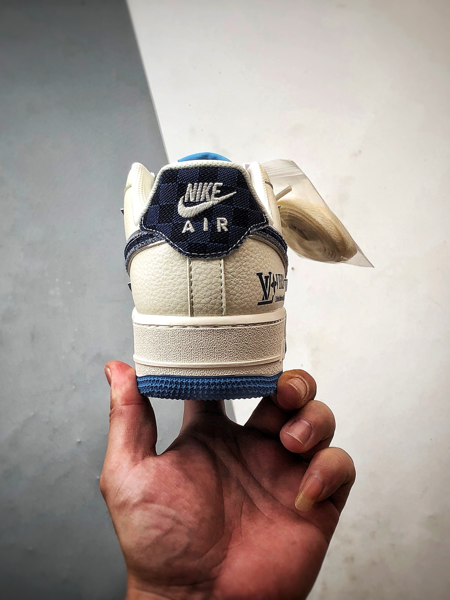 LV x Air Force 1 Low 白蓝四小钩 XS2869-003-莆田鞋,莆田鞋货源,高仿鞋,高仿鞋货源,安福档口,莆田高仿鞋,莆田鞋批发,高仿鞋批发,莆田高仿运动鞋,高仿运动鞋,莆田运动鞋 LV x Air Force 1 Low 白蓝四小钩 XS2869-003