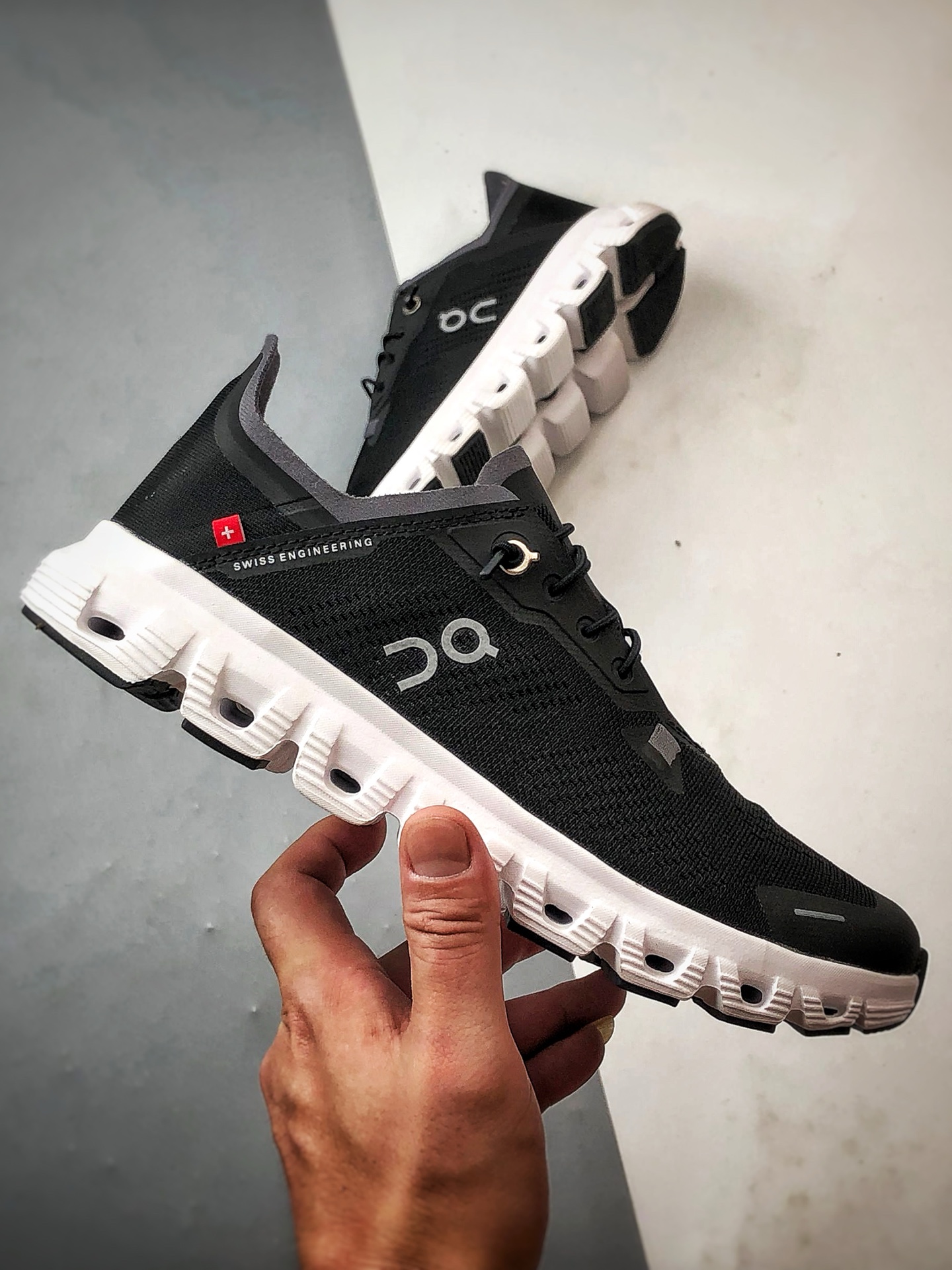 On昂跑 Cloud 6 Coa黑白 户外机能舒适轻量休闲跑步鞋 3MF10030299