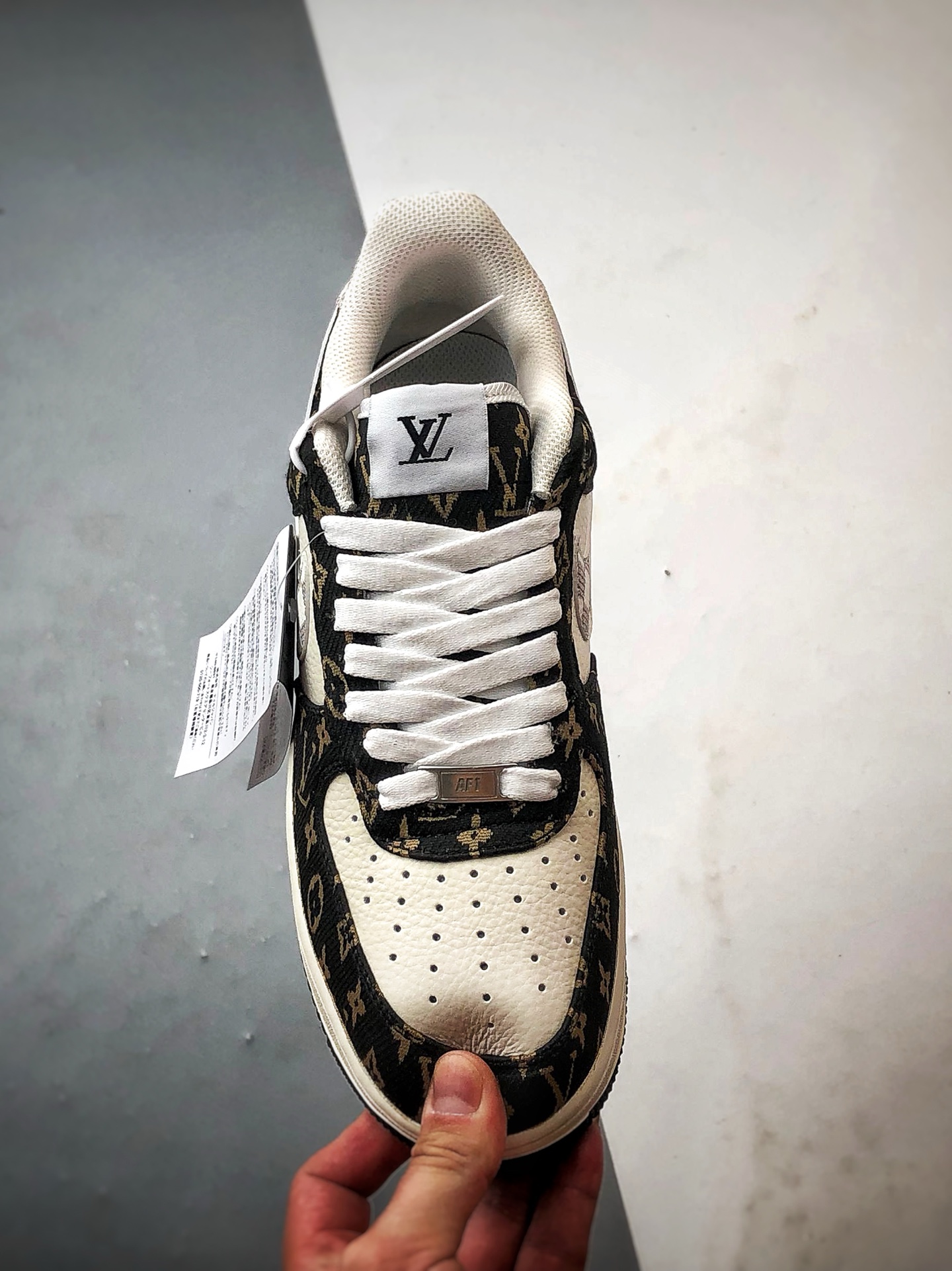LV x Air Force 1 Low 黑金织布 BZ6880-104