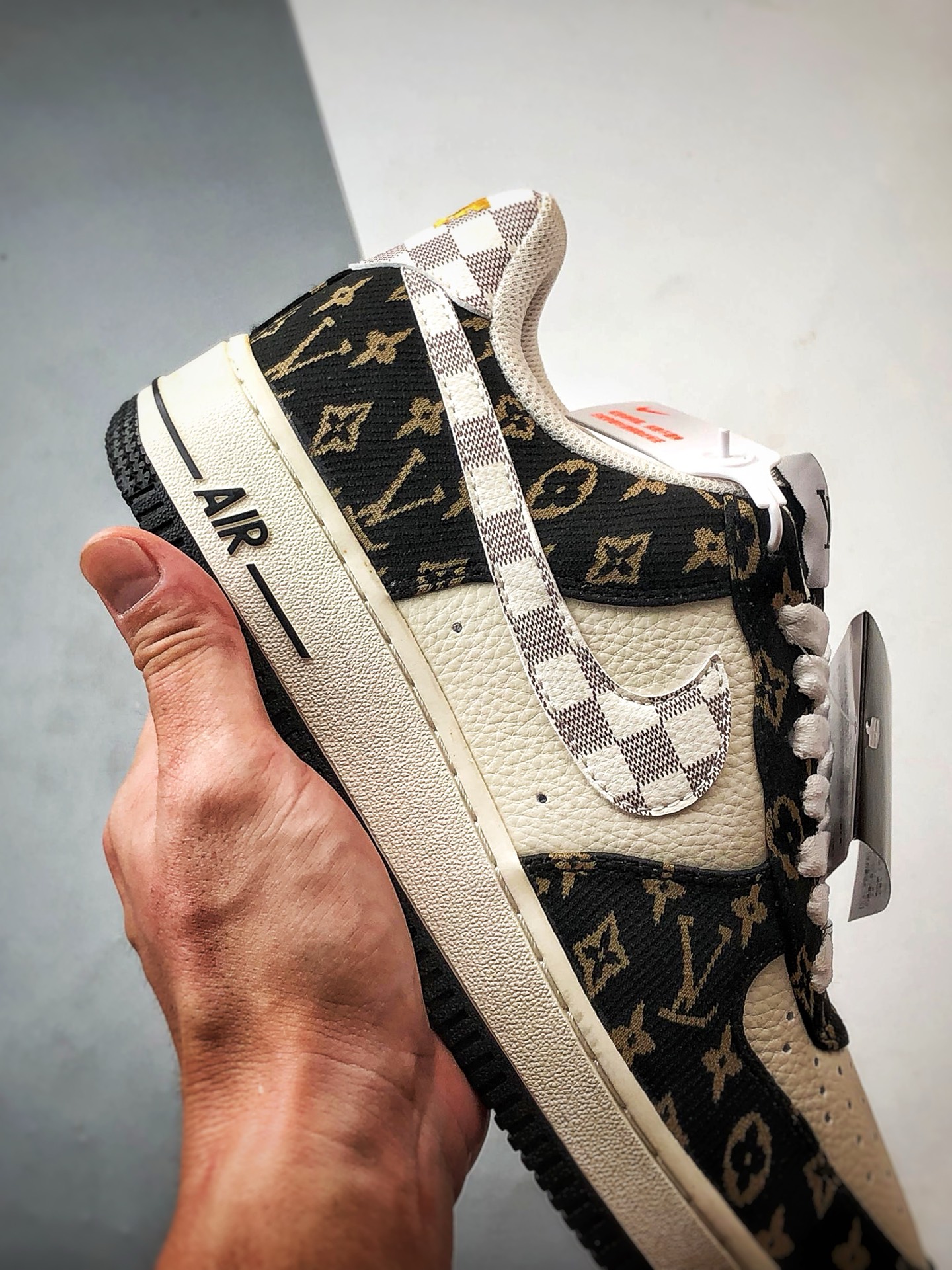 LV x Air Force 1 Low 黑金织布 BZ6880-104