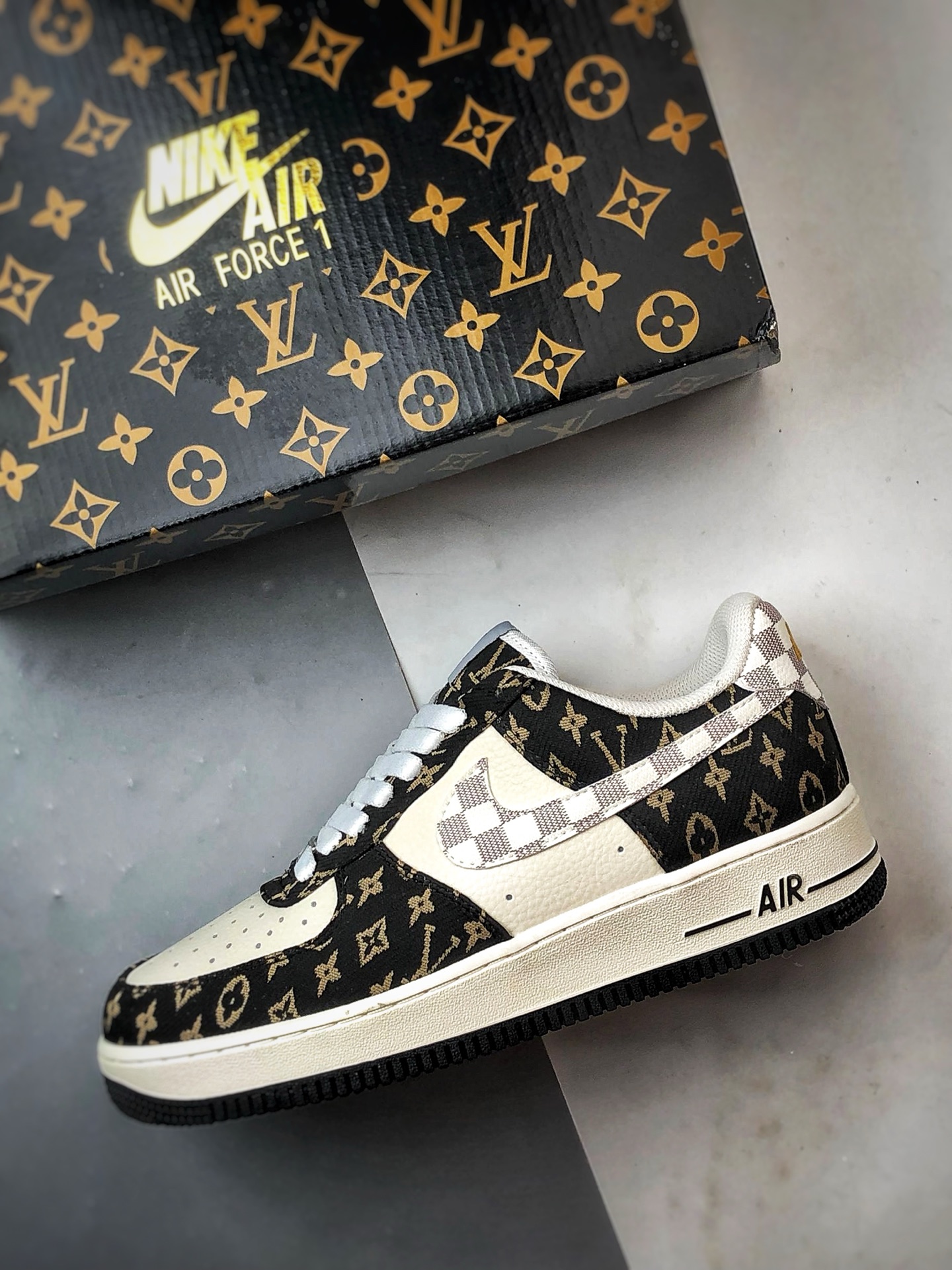 LV x Air Force 1 Low 黑金织布 BZ6880-104