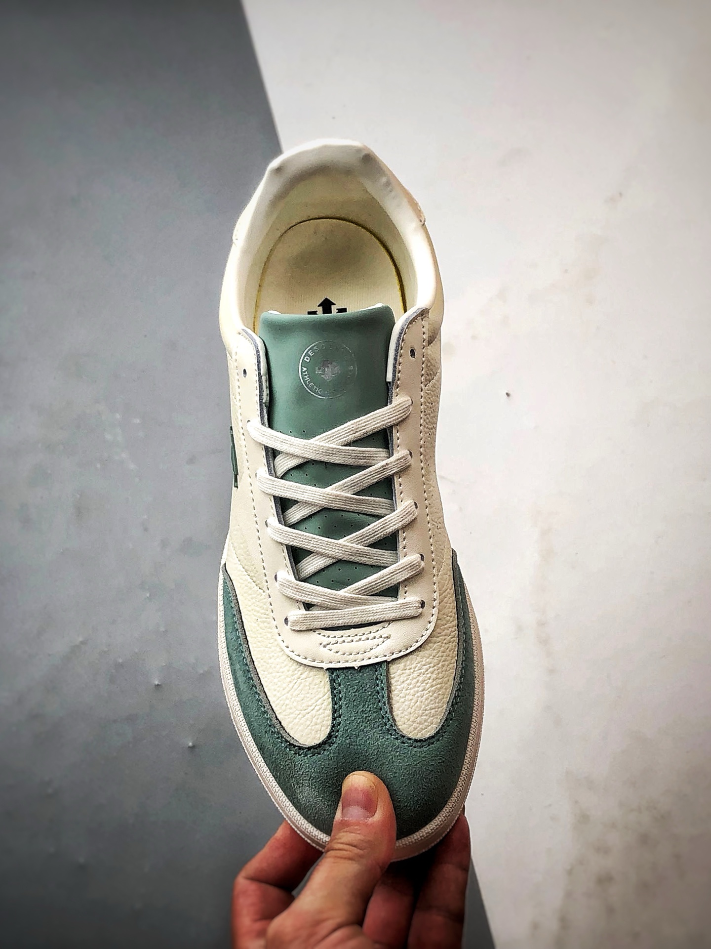 迪桑特Descente Court SB系列 米白绿 复古拼接生活休闲德训鞋 D5291LSN53-GN