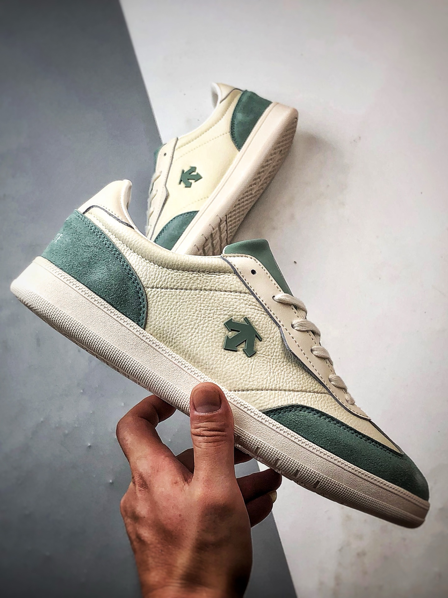 迪桑特Descente Court SB系列 米白绿 复古拼接生活休闲德训鞋 D5291LSN53-GN