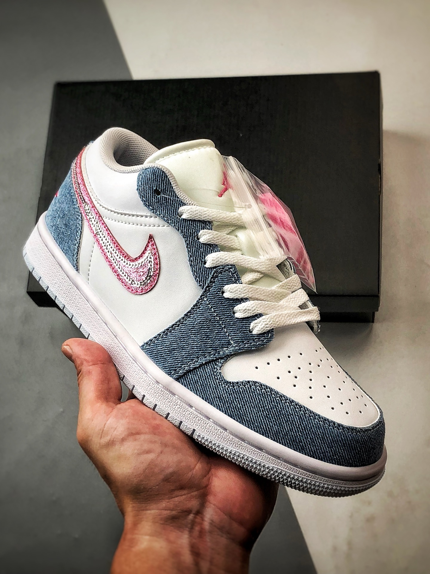 200 Air Jordan 1 Low 牛仔蓝粉钻钩  HQ2001-400