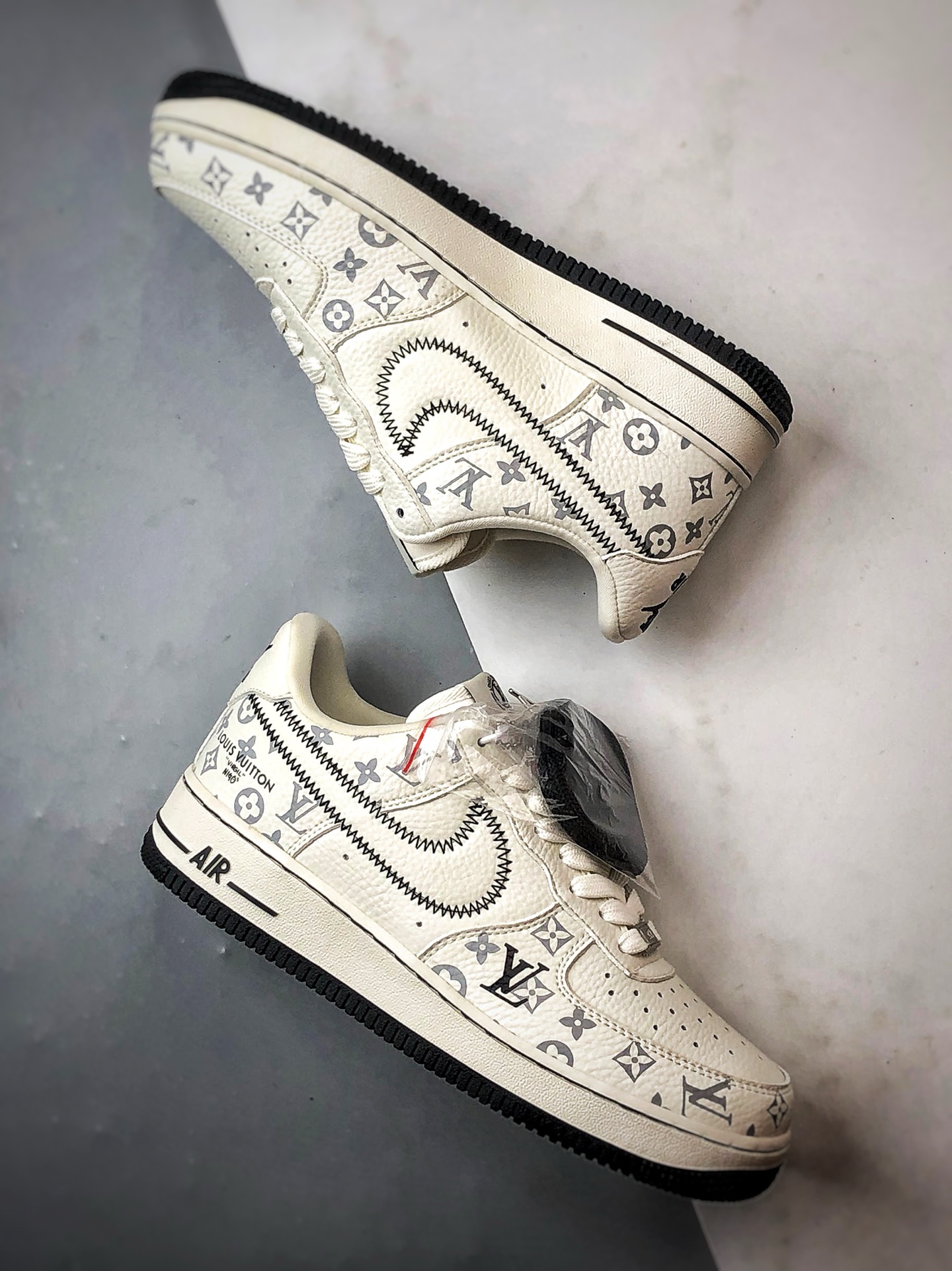 LV x Air Force 1 Low 印花米白缝线钩 SC0601-557