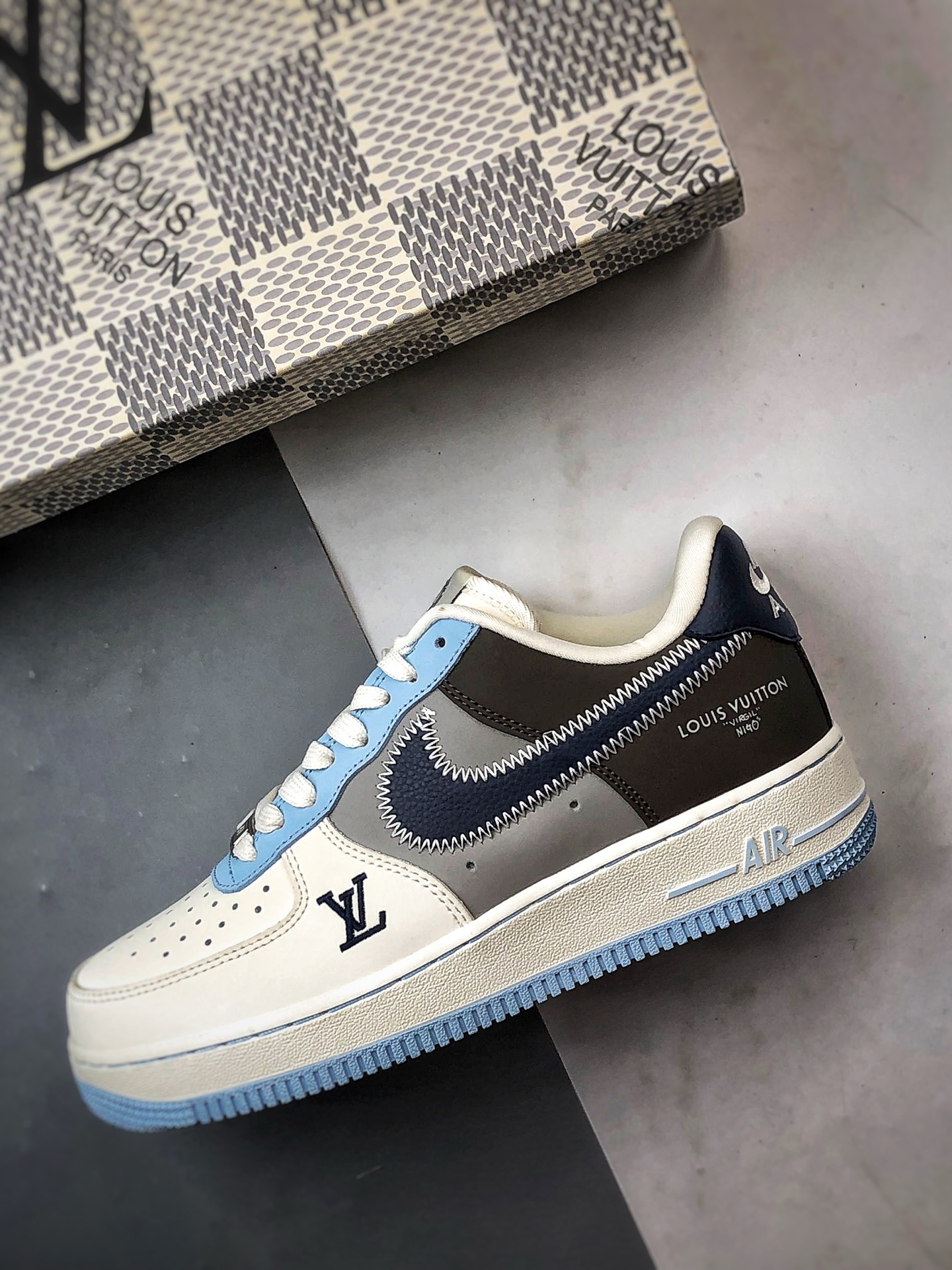LV x Air Force 1 Low 白蓝灰黑缝线钩 SC0601-560