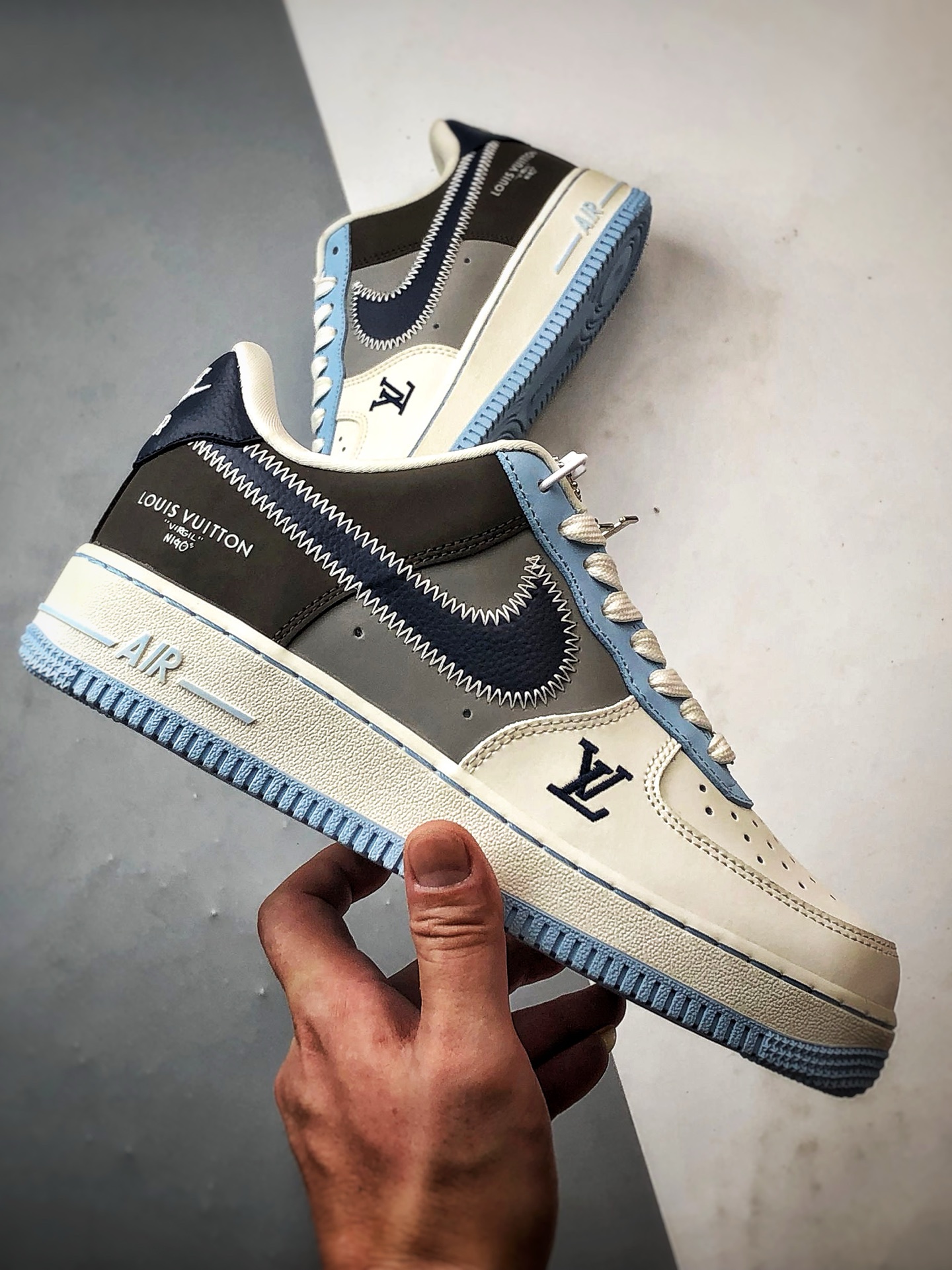 LV x Air Force 1 Low 白蓝灰黑缝线钩 SC0601-560