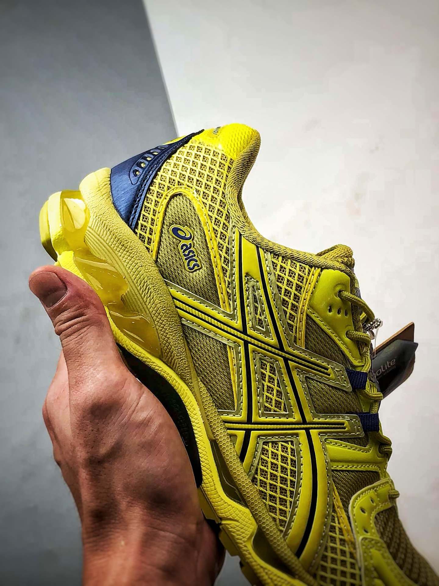 Asics Gel-Nimbus 10.1 柠檬黄 亚瑟士复古先锋潮流拼接休闲跑步鞋 1203A599-300