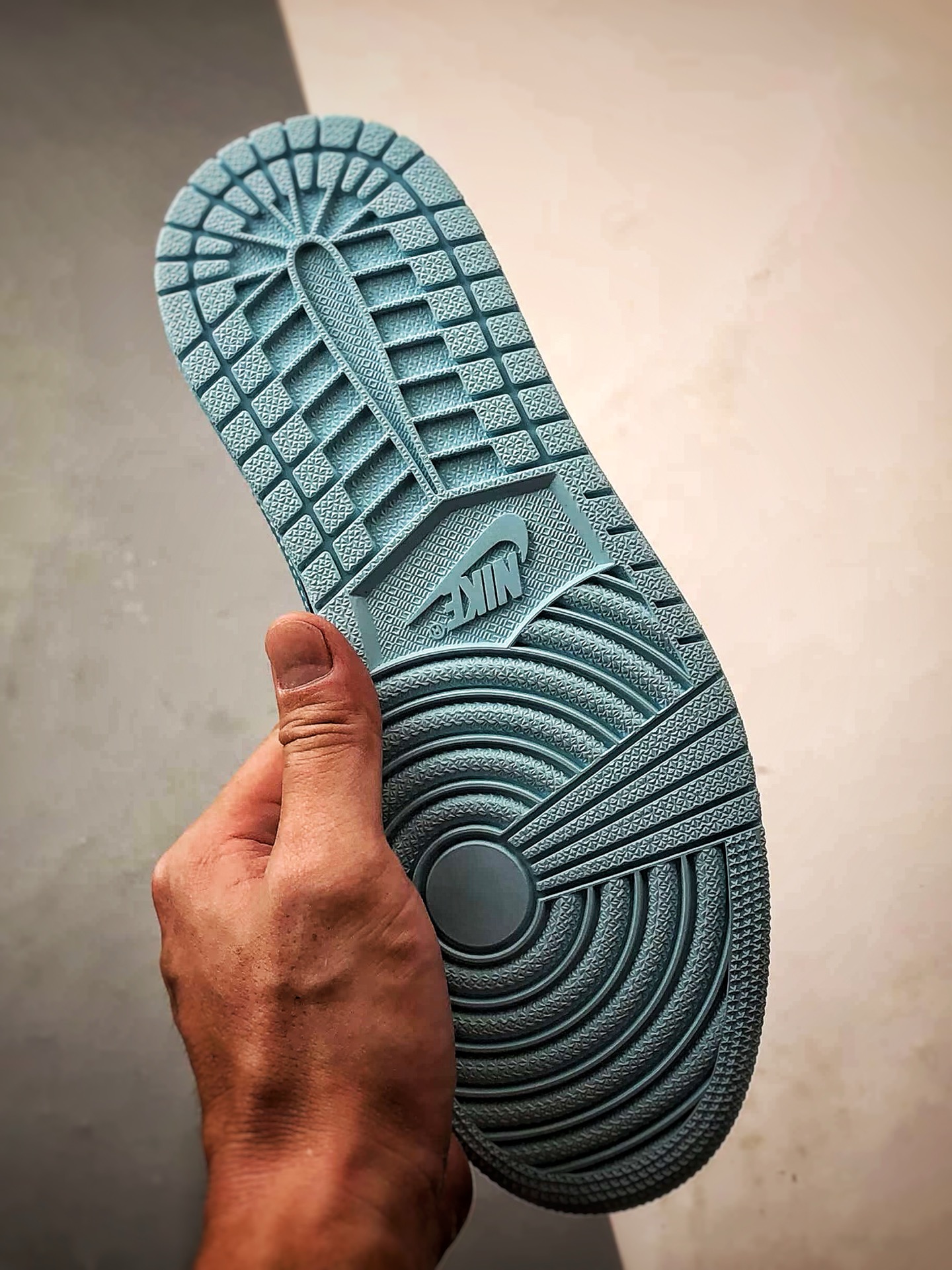 Air Jordan 1 Low ”高端定制” 拉布布涂鸦白蓝倒钩 LD2028-054