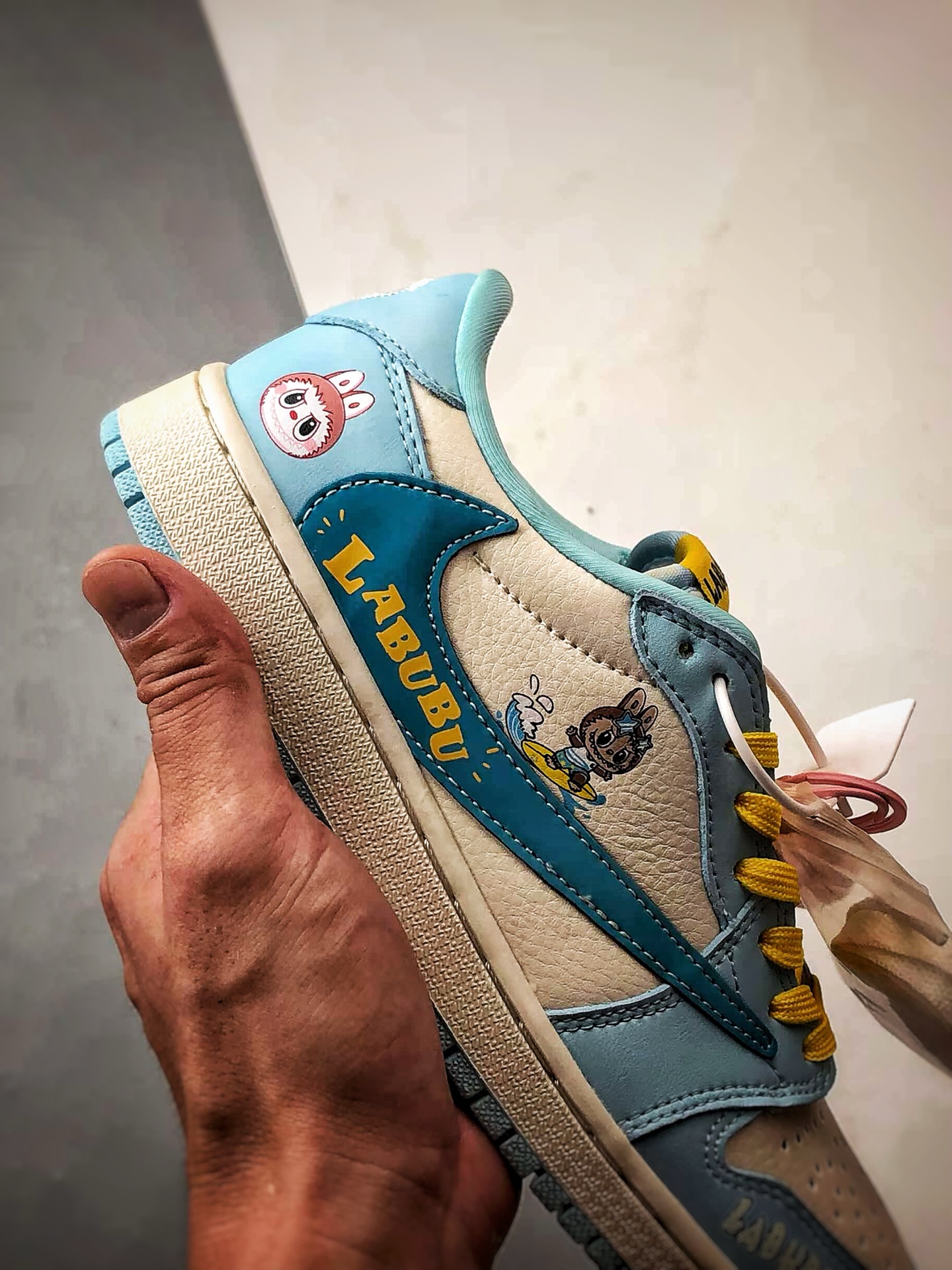 Air Jordan 1 Low ”高端定制” 拉布布涂鸦白蓝倒钩 LD2028-054