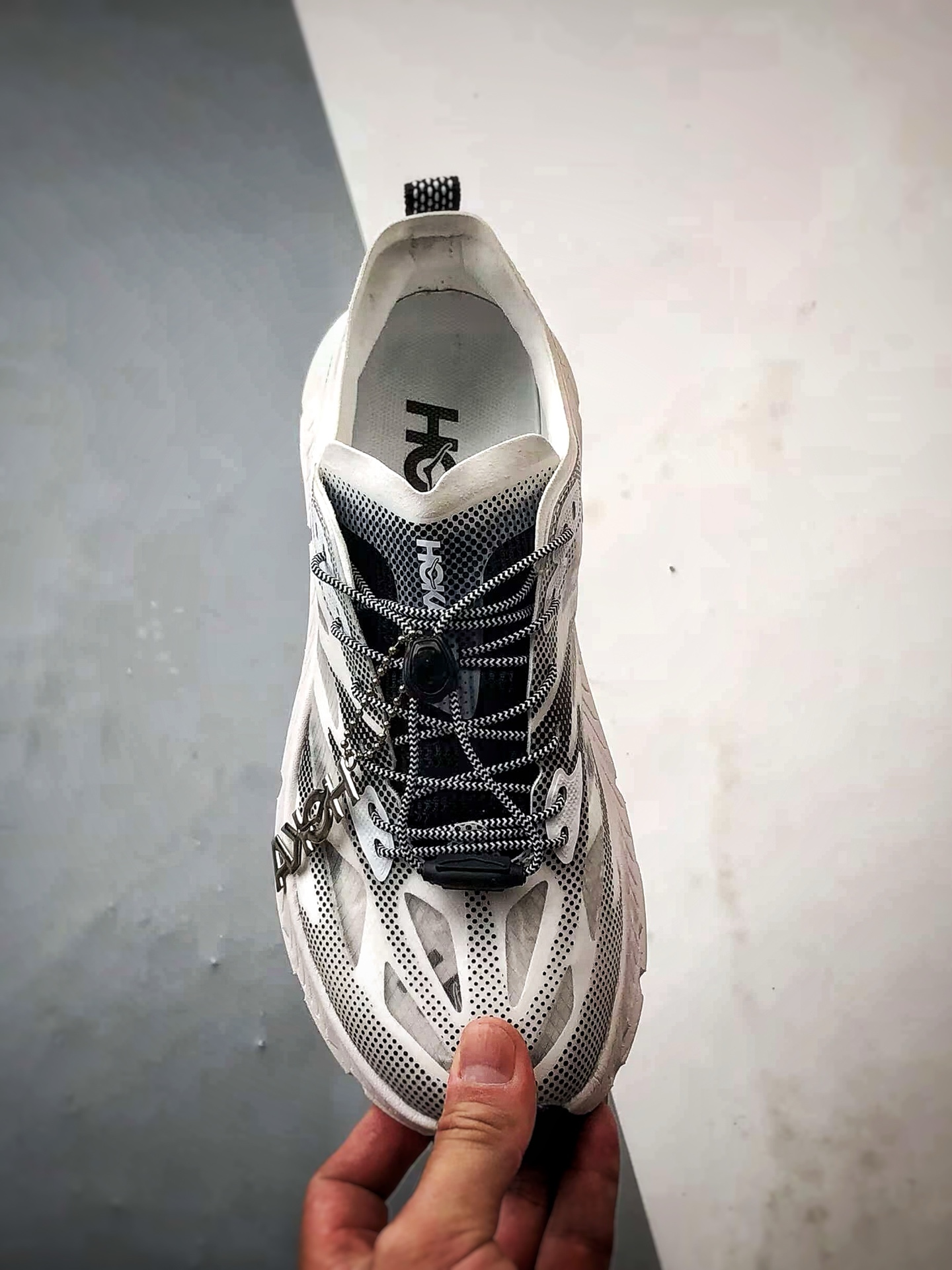 Hoka One One Mafate Speed 4 Lite 白黑 玛法特低帮轻量户外运动鞋 1168971-WBLC
