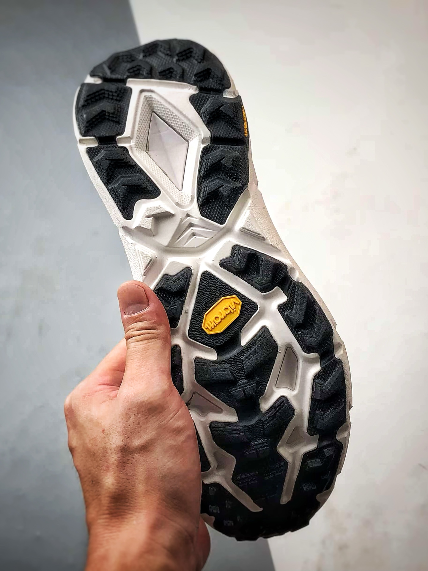 Hoka One One Mafate Speed 4 Lite 白黑 玛法特低帮轻量户外运动鞋 1168971-WBLC