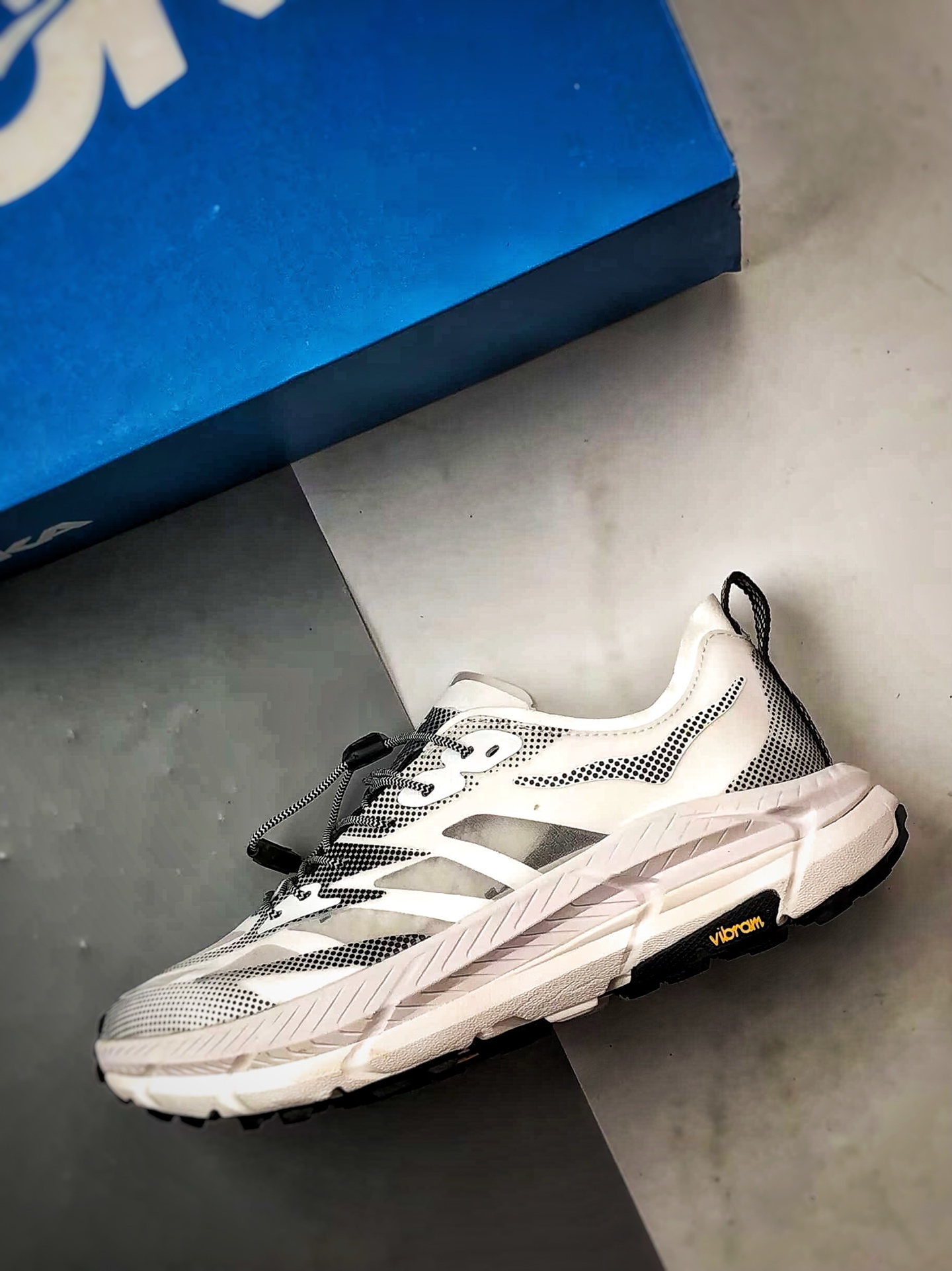 Hoka One One Mafate Speed 4 Lite 白黑 玛法特低帮轻量户外运动鞋 1168971-WBLC