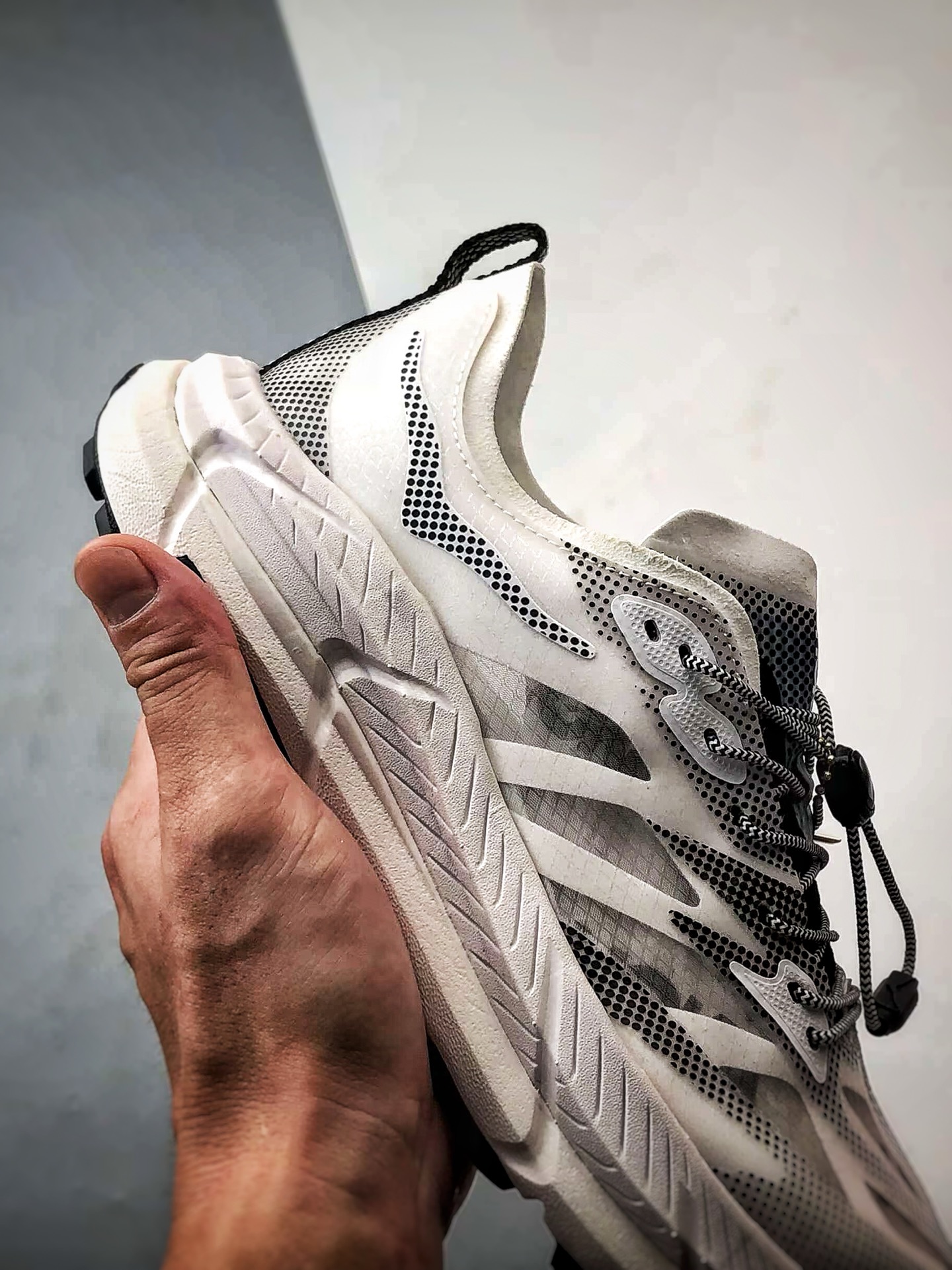 Hoka One One Mafate Speed 4 Lite 白黑 玛法特低帮轻量户外运动鞋 1168971-WBLC