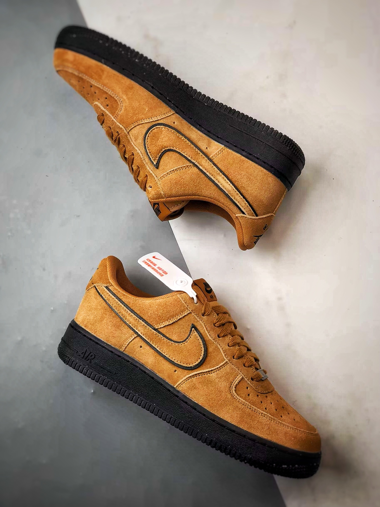 Air Force 1 Low 麂皮姜黄色 HQ1966-700