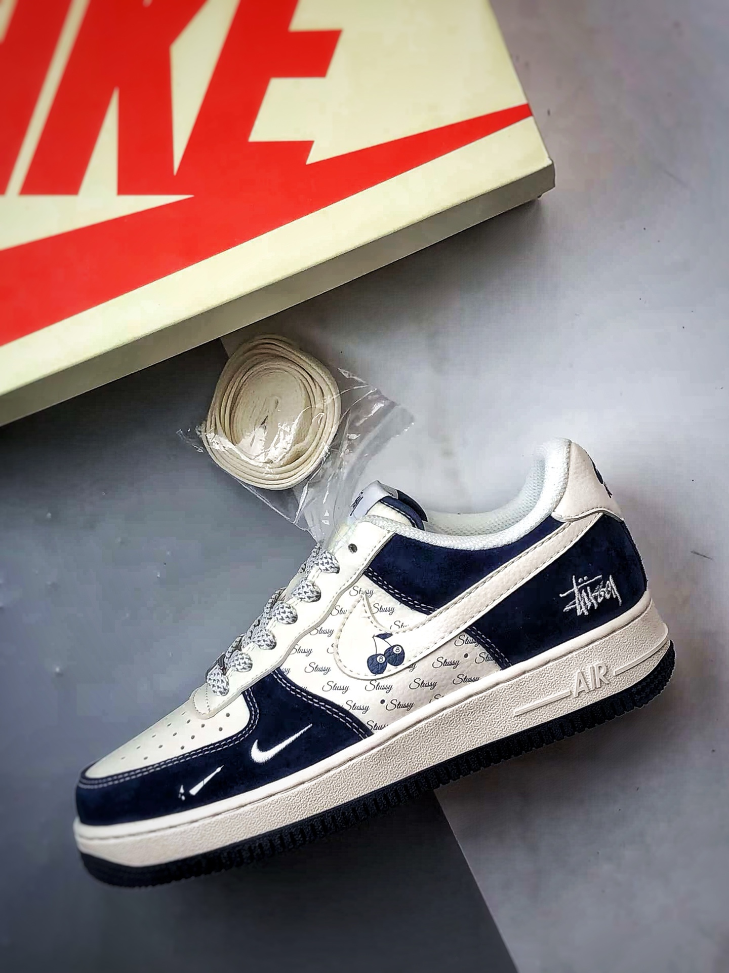 Stussy x Air Force 1 Low 白深蓝 SM6188-673