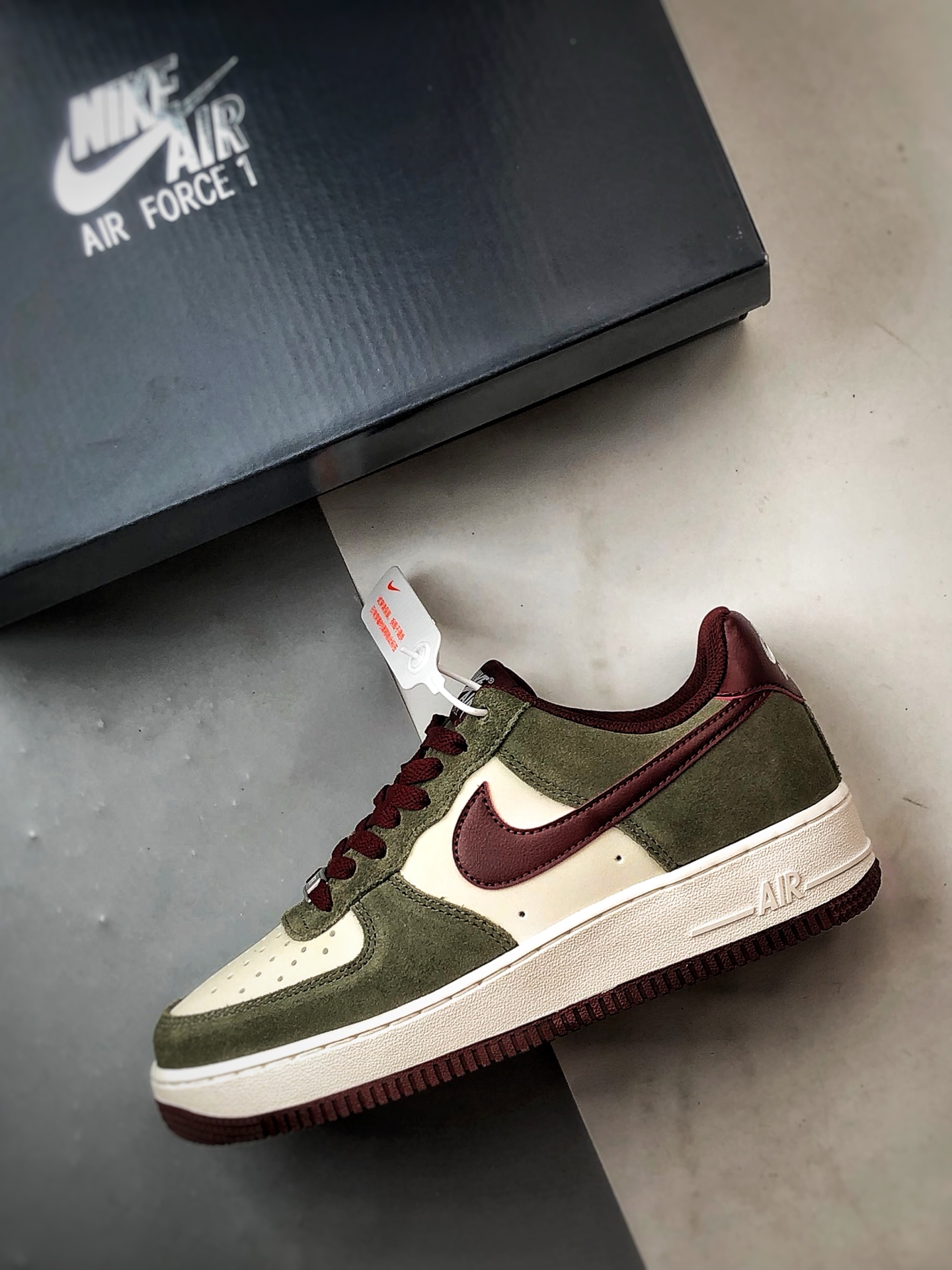 Air Force 1 '07 Low 白绿红 FQ8714-302