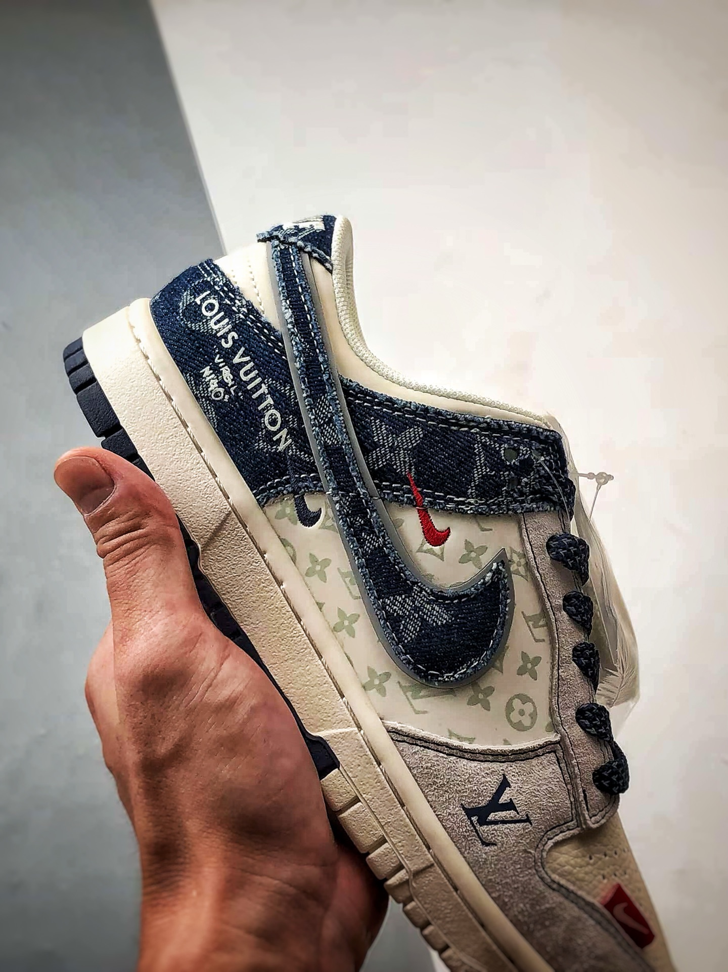 NK Dunk Low Retro ”DIY高端定制” LV老花牛仔灰蓝拼接 低帮休闲运动板鞋 YX5066-381