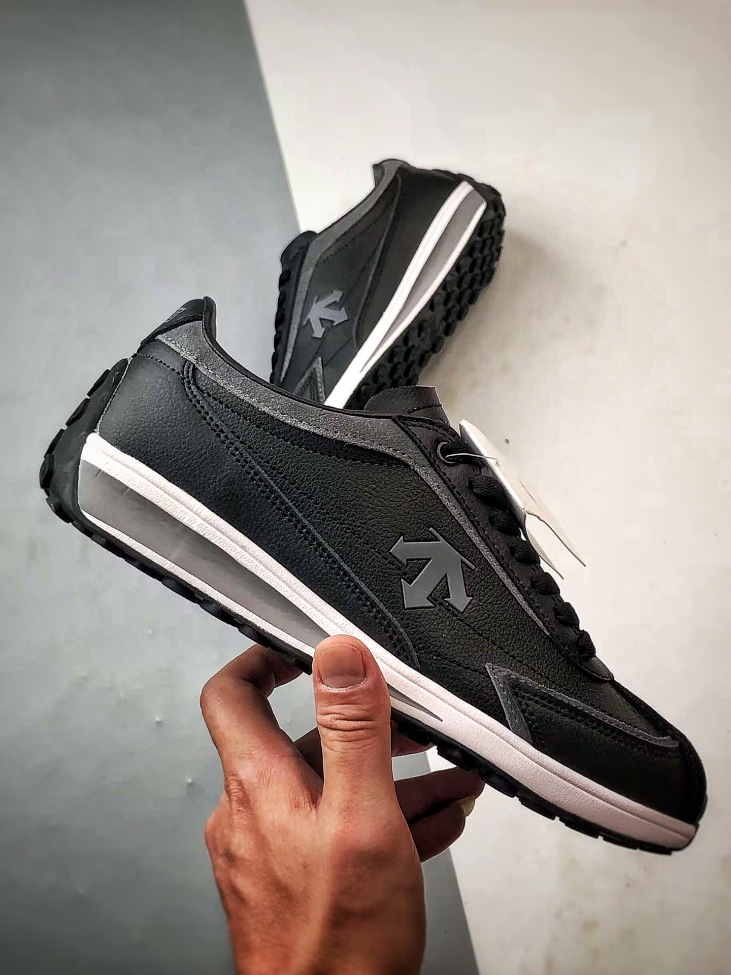 Descente CrRacer 黑色 迪桑特舒适运动休闲板鞋