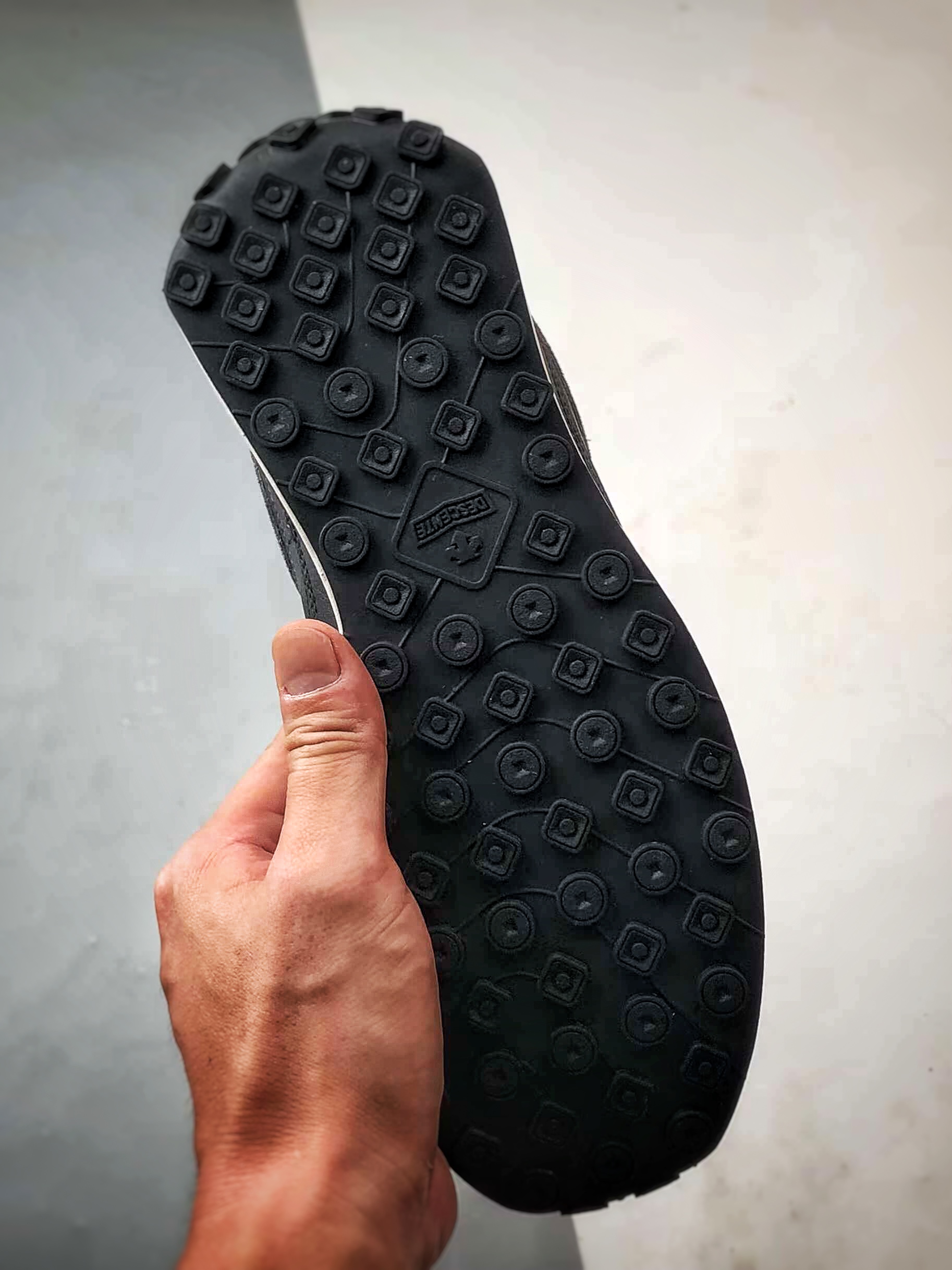 Descente CrRacer 黑色 迪桑特舒适运动休闲板鞋