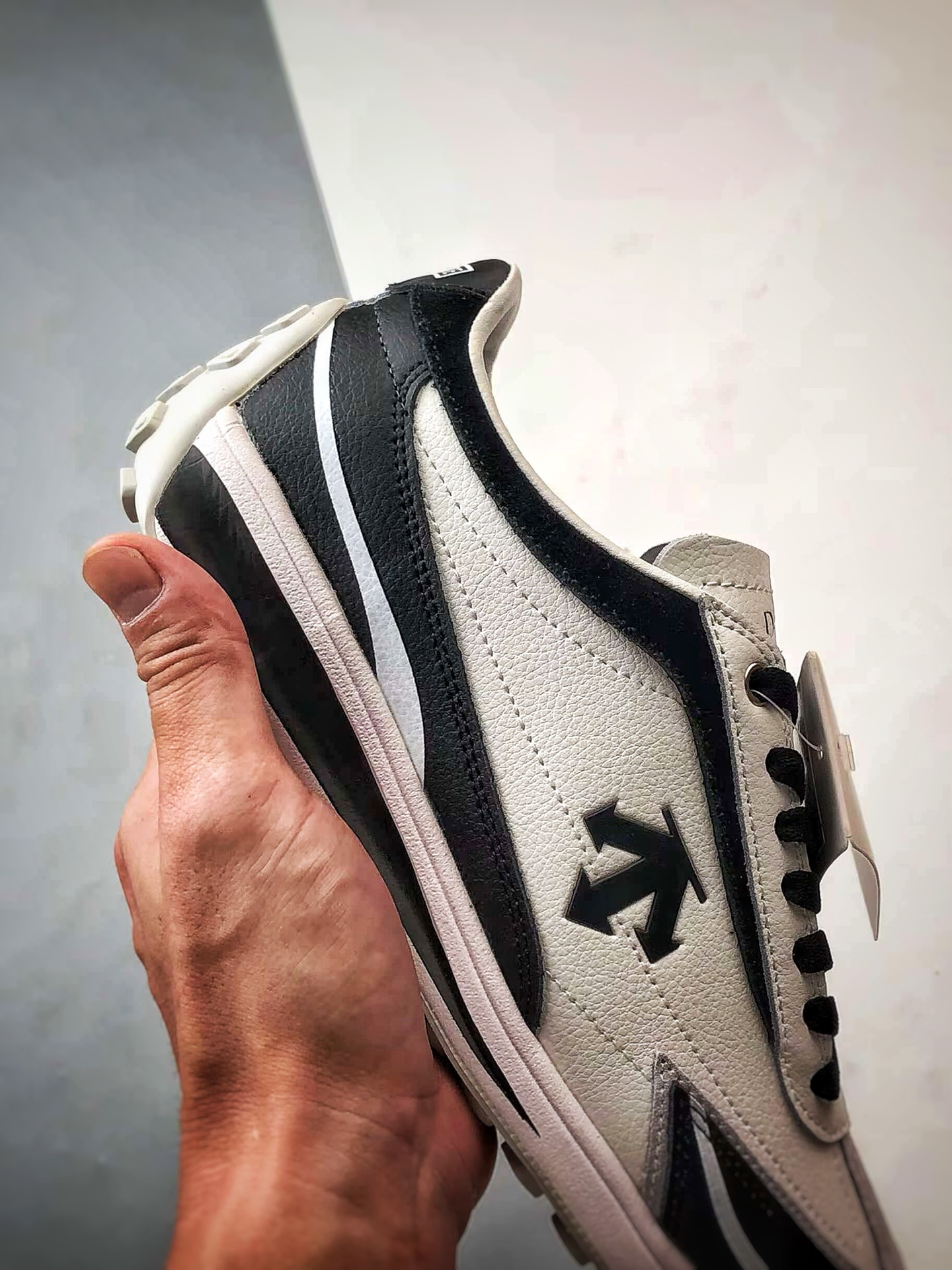 Descente CrRacer 黑白 迪桑特舒适运动休闲板鞋