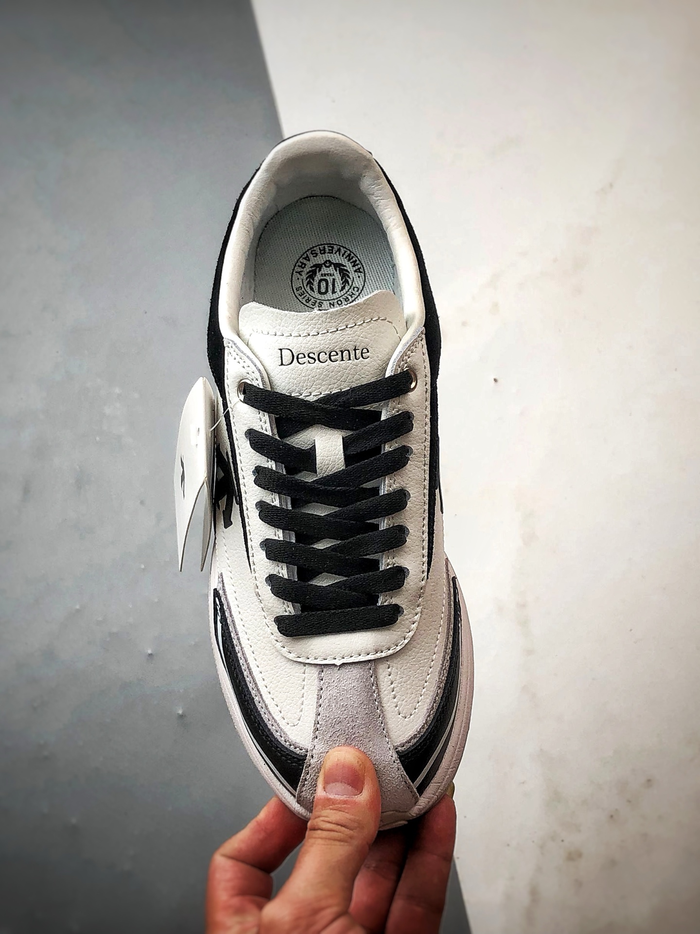 Descente CrRacer 黑白 迪桑特舒适运动休闲板鞋